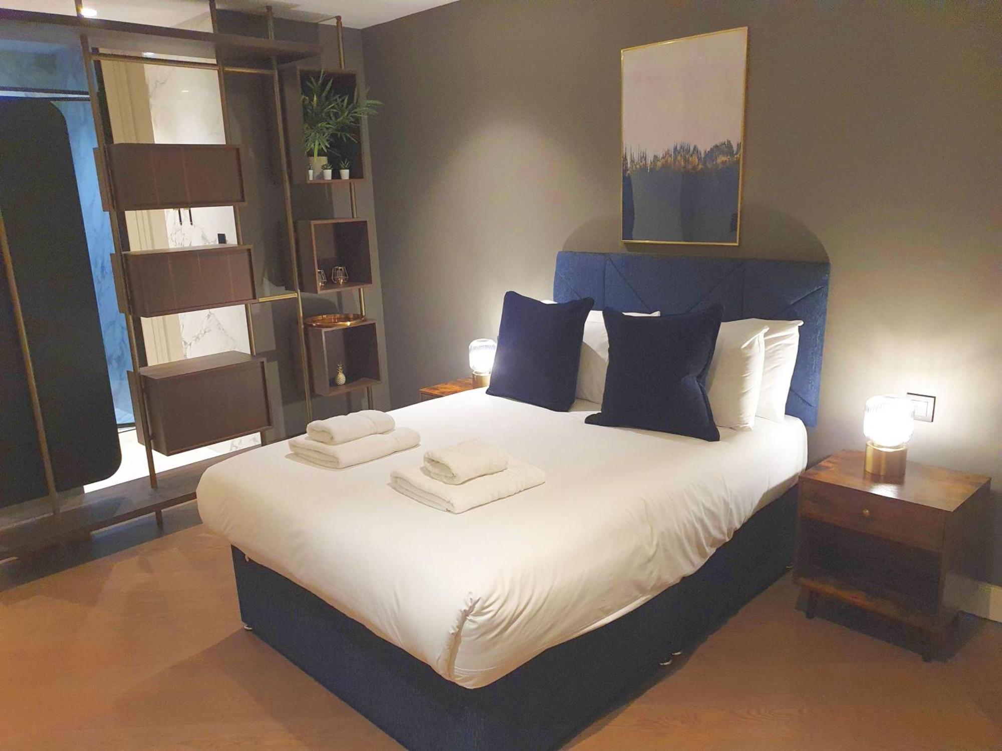 Soho Living - Stylish Duplex 2-bedroom In Vibrant Soho Lejlighed *
