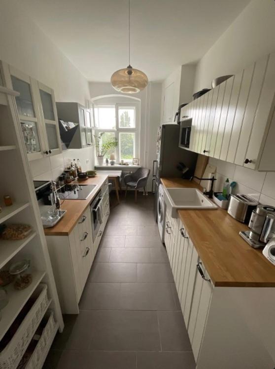 Cosmopolitan Comfort Stylish Flat Apartment London
