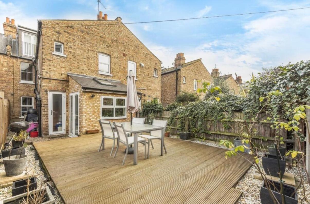 Lägenhet 2 Bed In The Heart Of Chiswick London