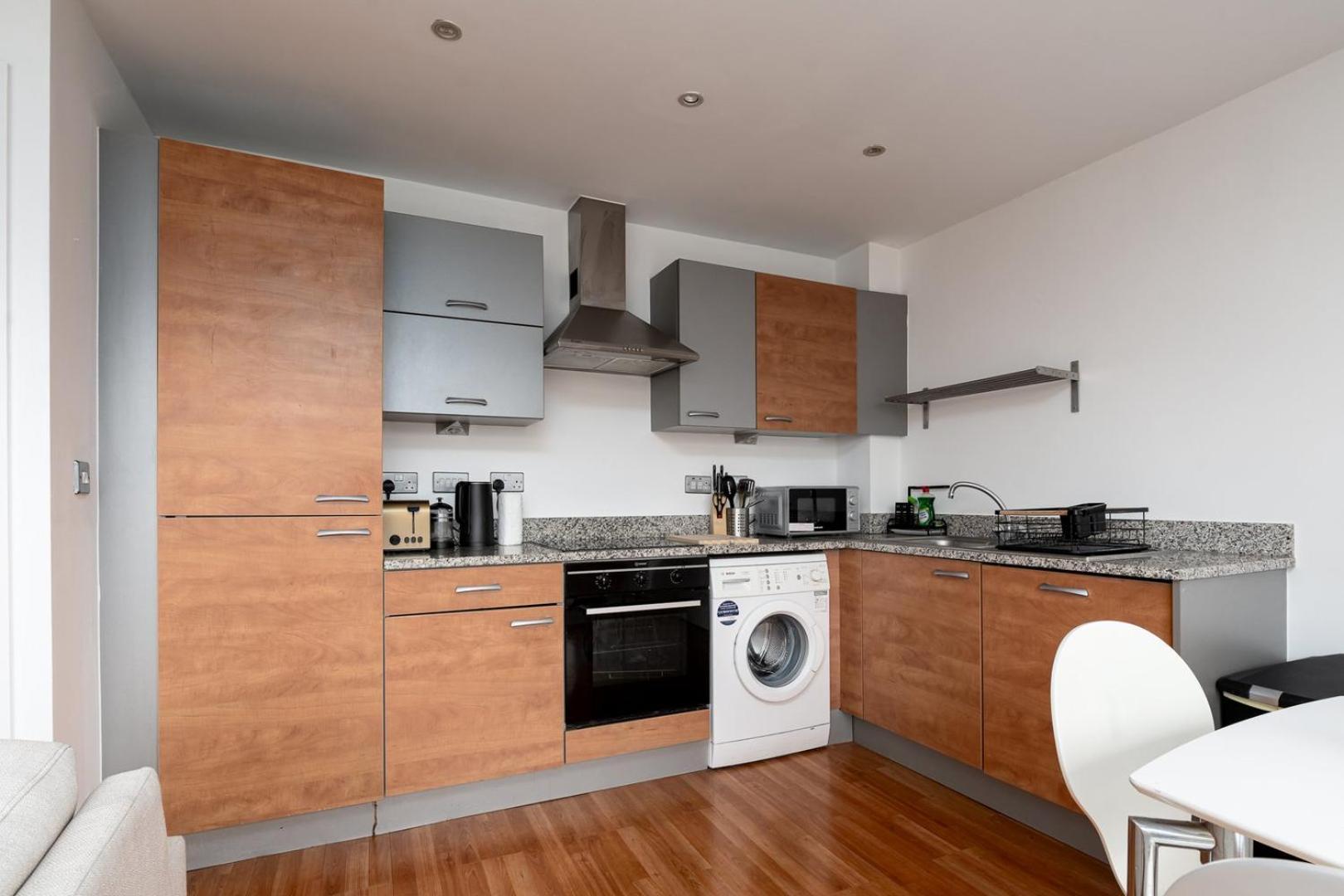 Appartement Guestready - Modern With Balcony No Wifi Londen