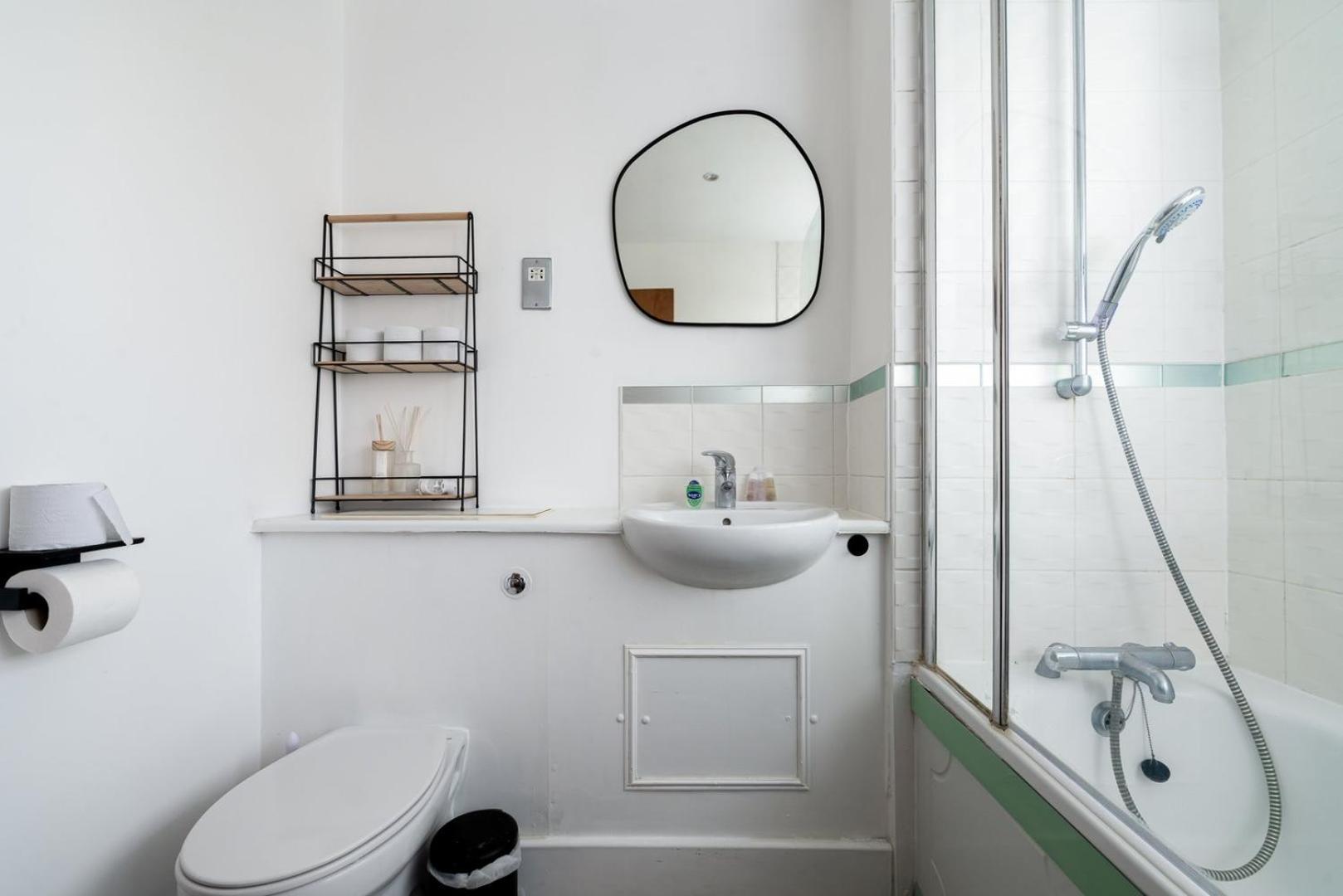 Appartement Guestready - Modern With Balcony No Wifi