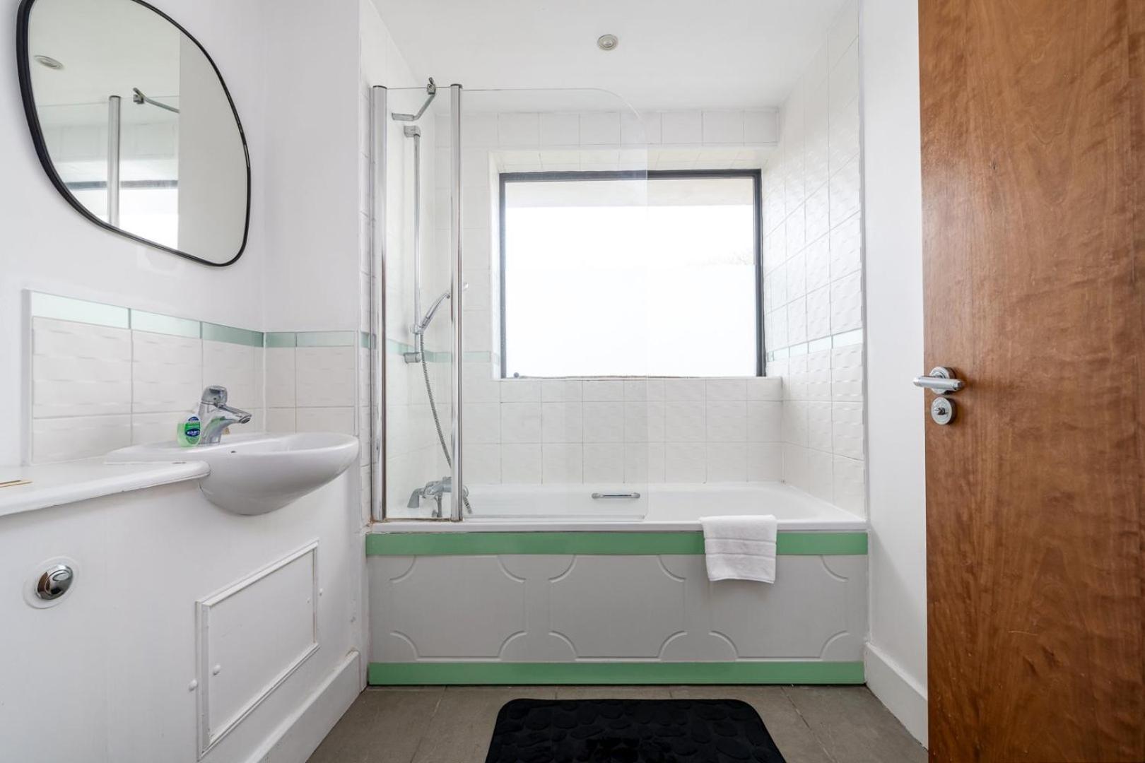 Guestready - Modern With Balcony No Wifi Appartement Londen