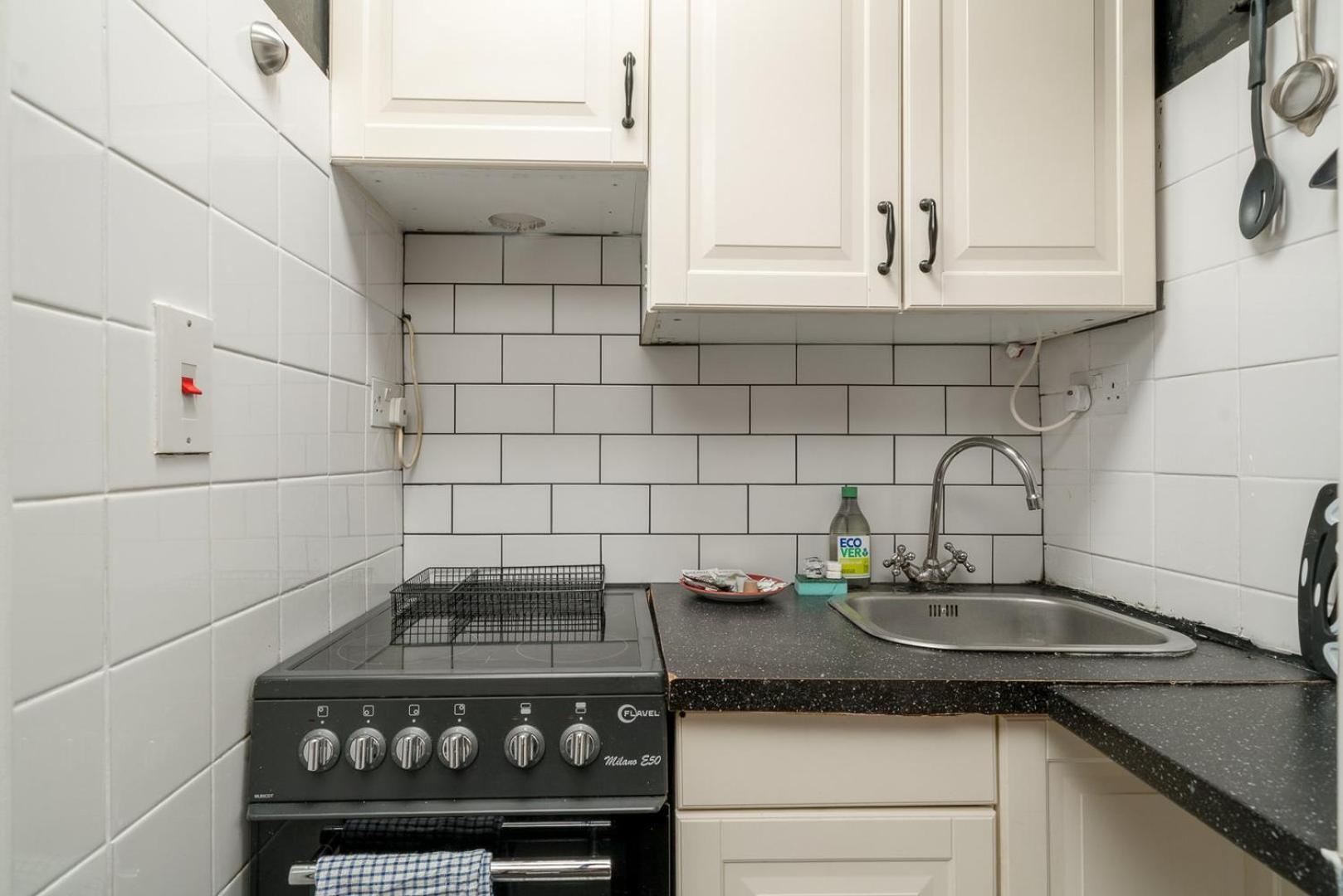 Charming Mews Flat Near Little Venice Leilighet