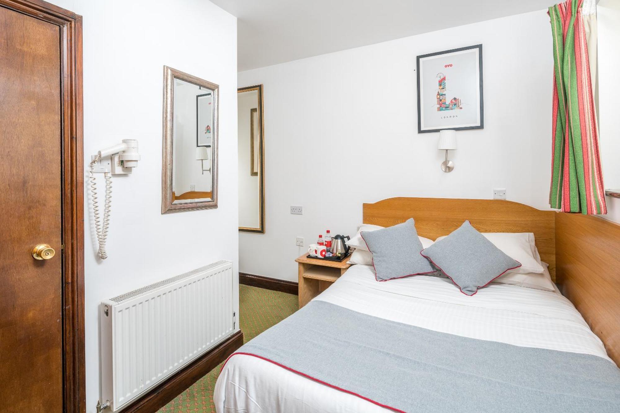 Hotel Oyo Abbey Hotel, Shepherd's Bush Market 3*