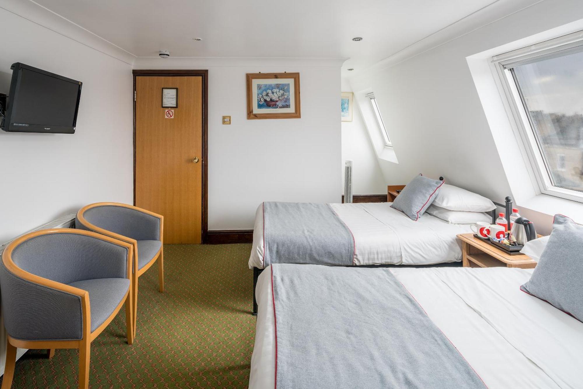 Oyo Abbey Hotel, Shepherd's Bush Market London