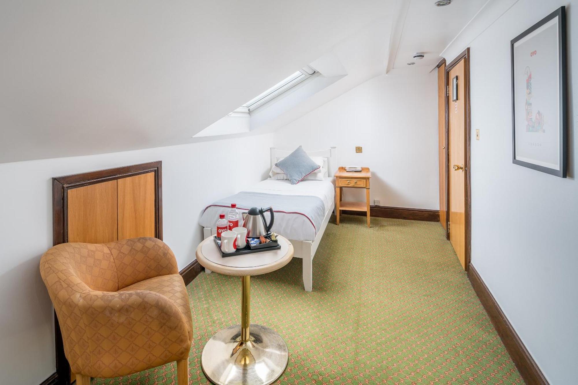 Oyo Abbey Hotel, Shepherd's Bush Market Hotel