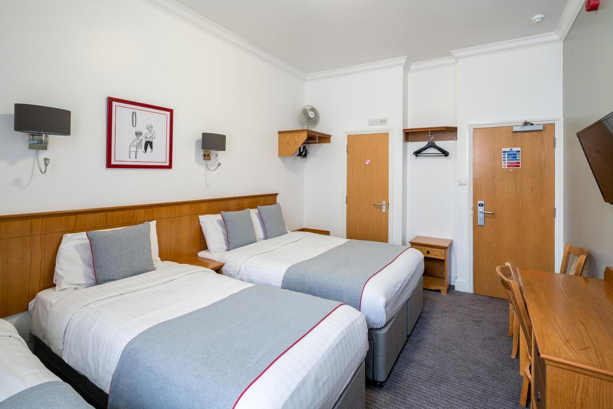 Oyo Townhouse New England, Victoria 3*