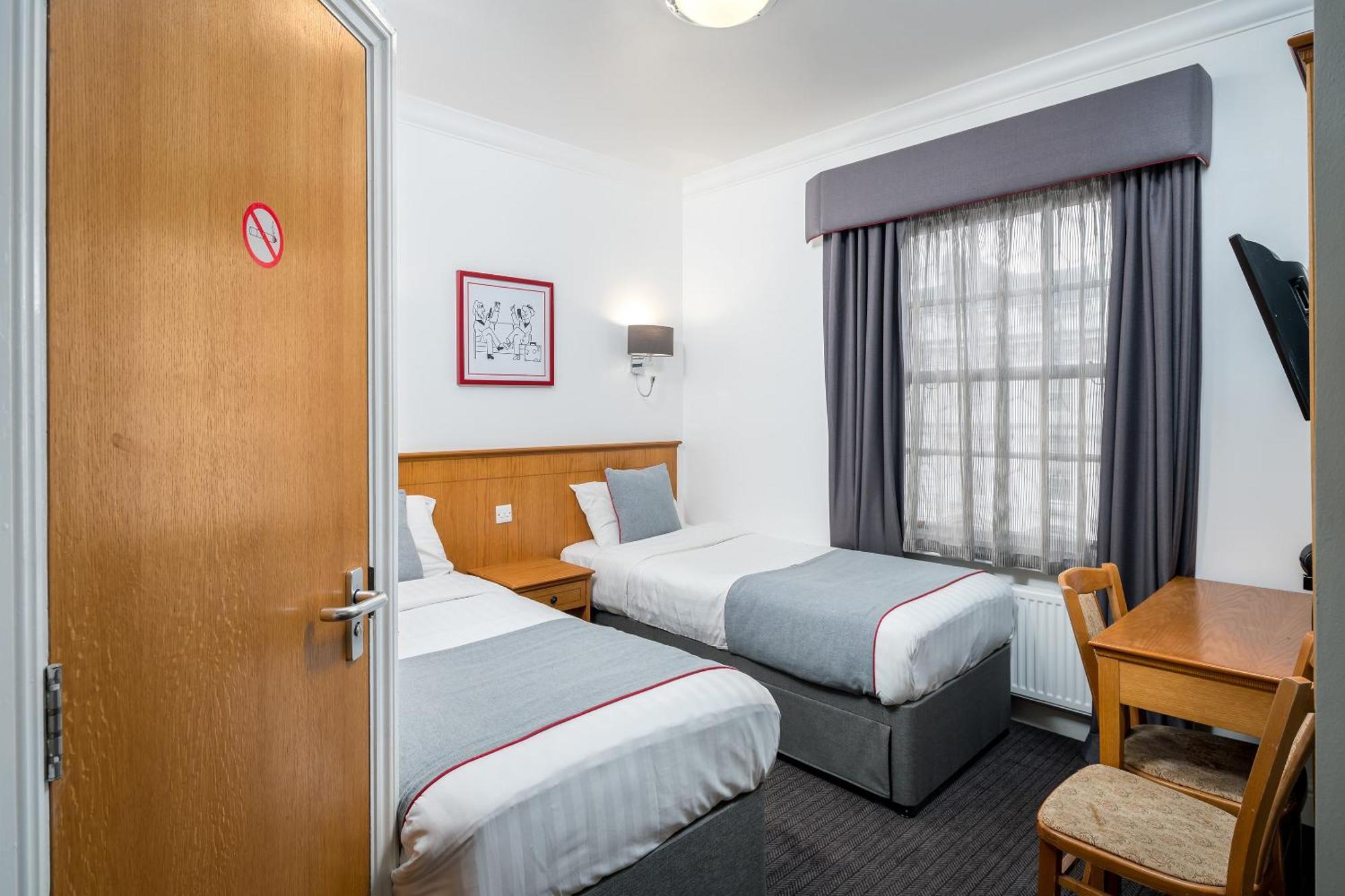 Oyo Townhouse New England, Victoria