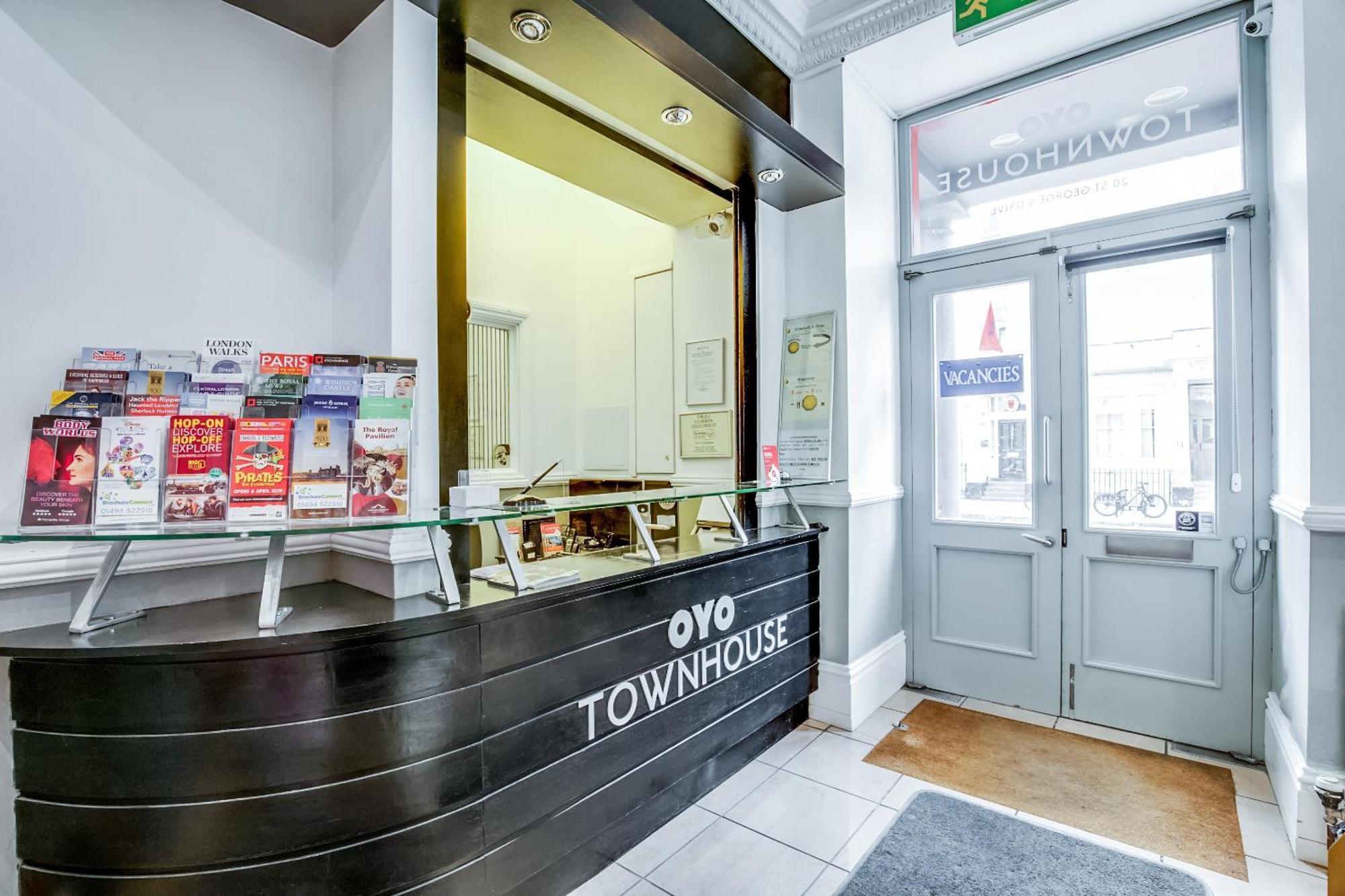 Oyo Townhouse New England, Victoria London