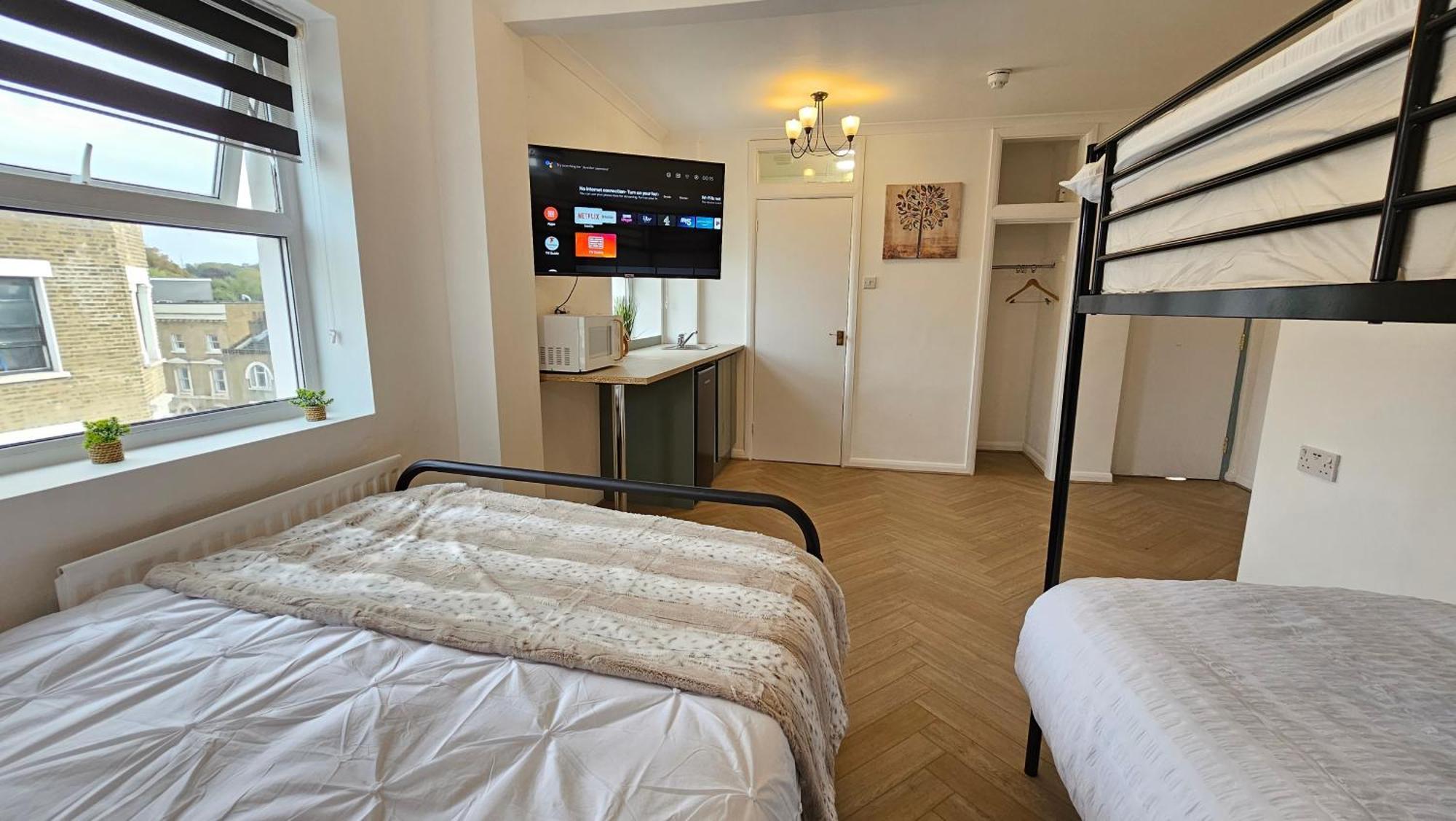Bros Hotell