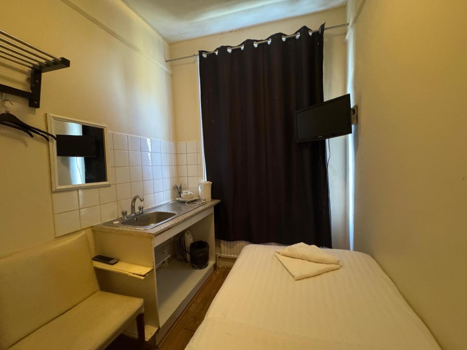 Anwar House Pensionat 2*