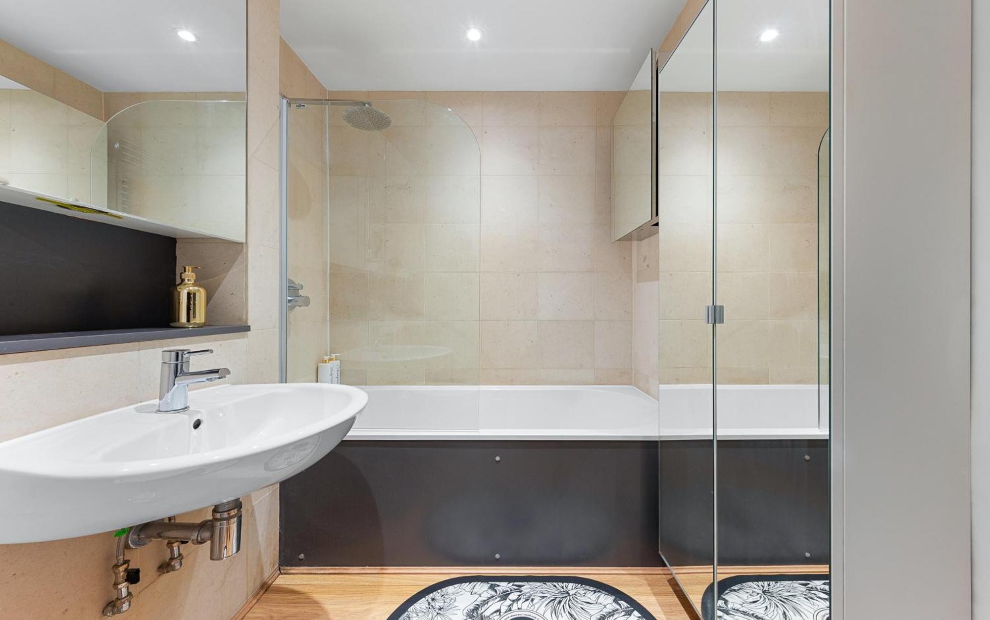 Apartment Designer Victorian Flat With Large Terrace London
