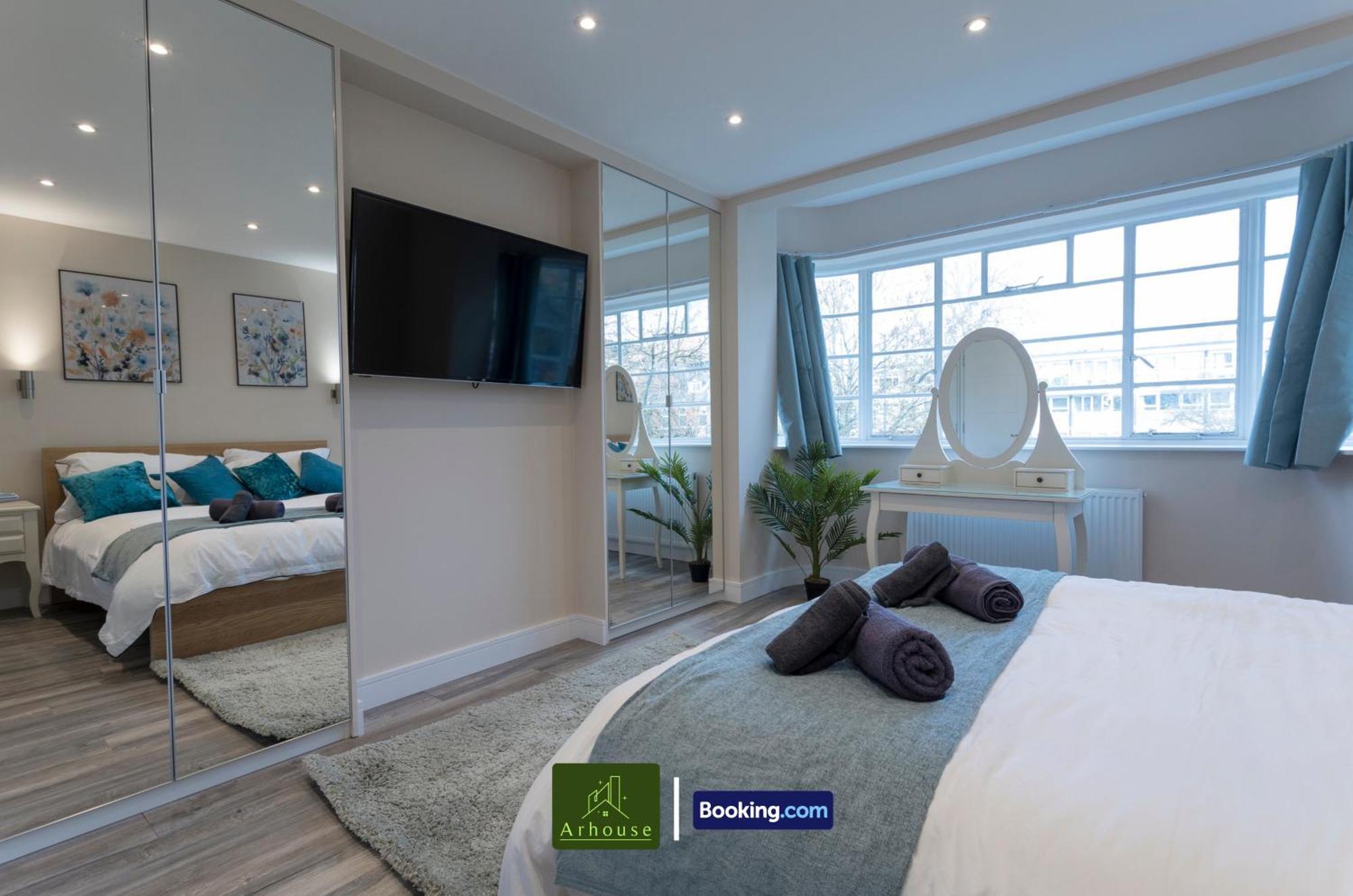 Three Bedroom By Arhouse Short Lets & Serviced Willesden With Free Wi-fi & Terrace Appartement Londres
