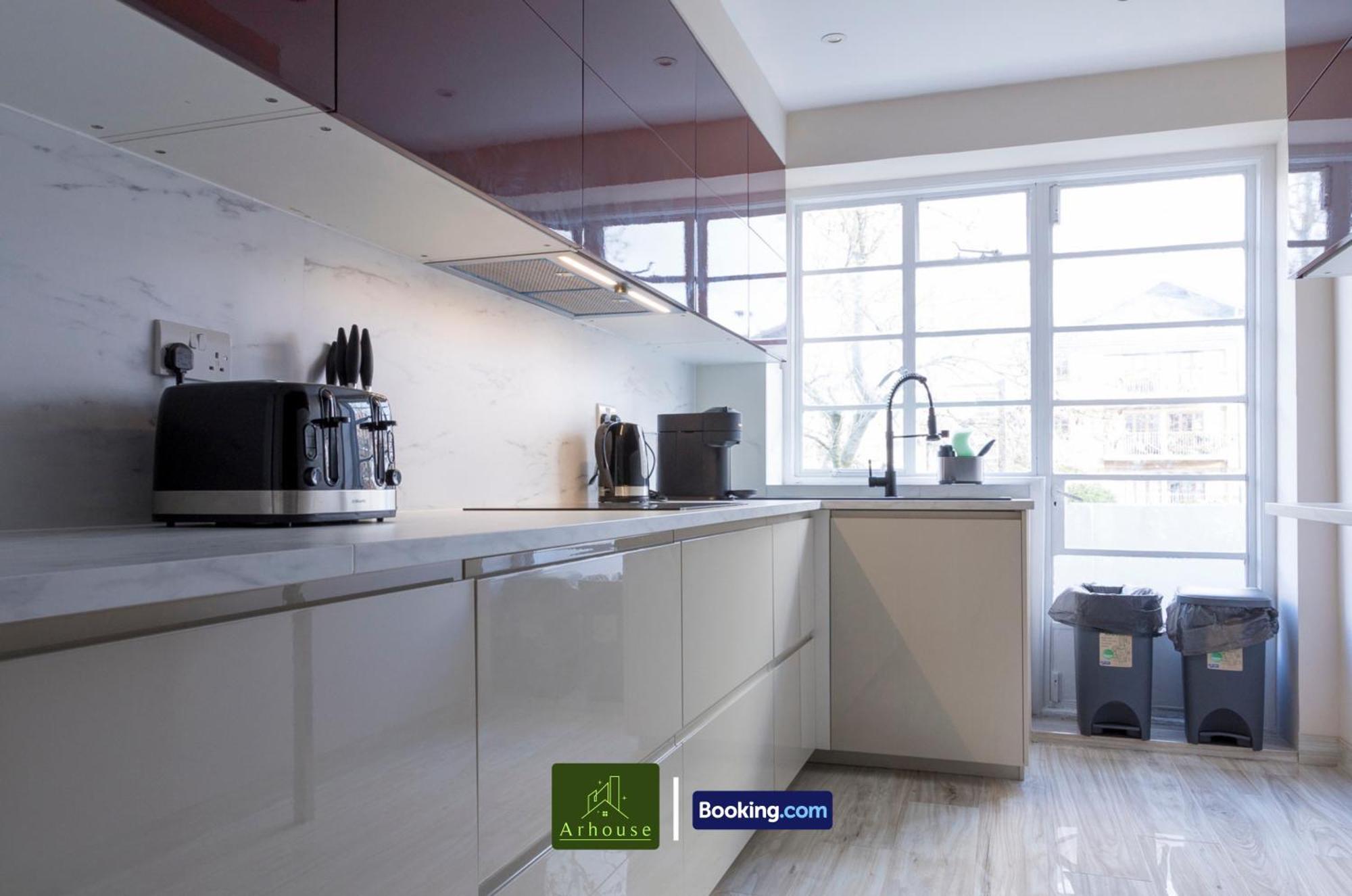 Appartement Three Bedroom By Arhouse Short Lets & Serviced Willesden With Free Wi-fi & Terrace