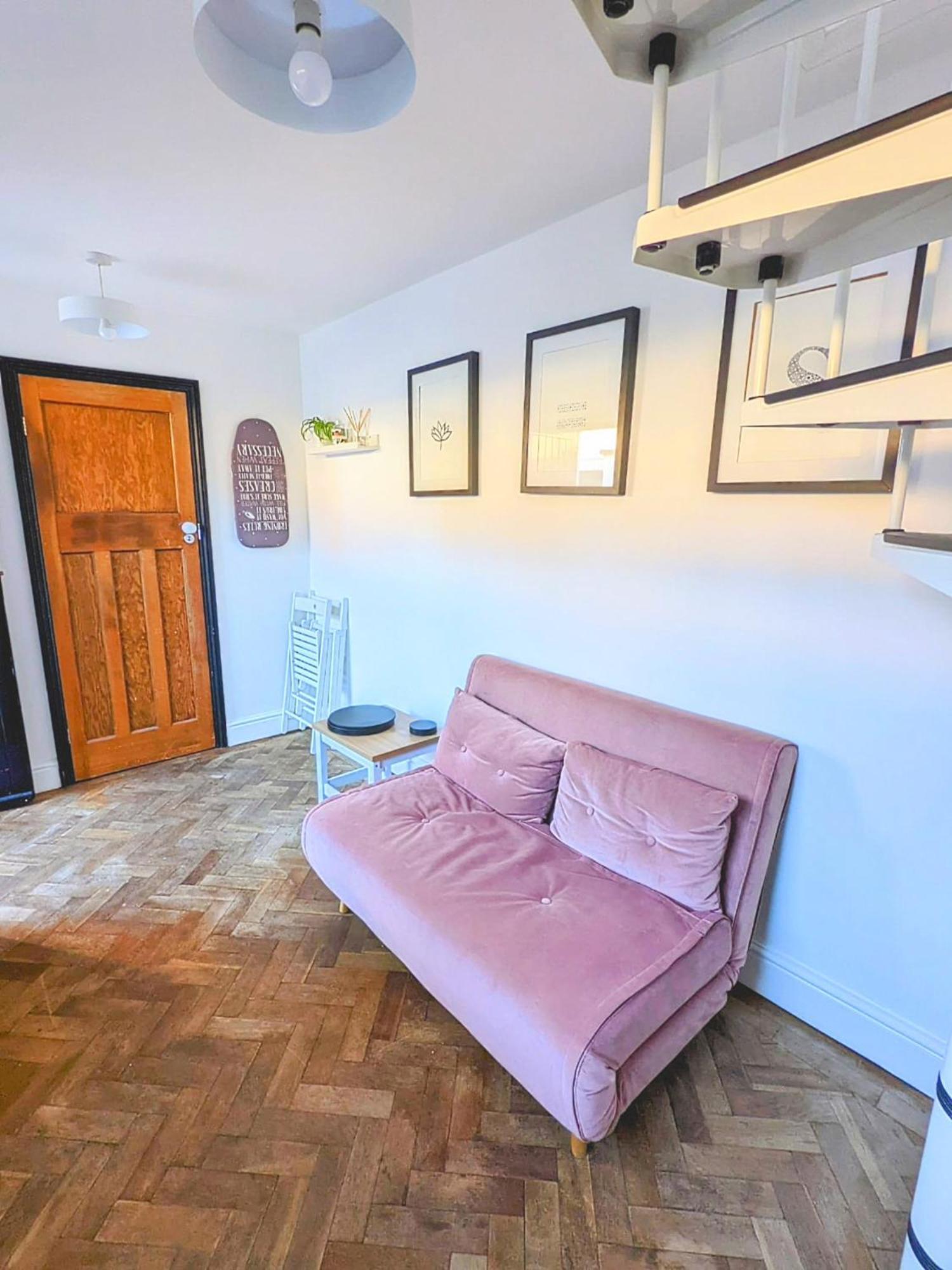 Coach House In Brixton Apartment *