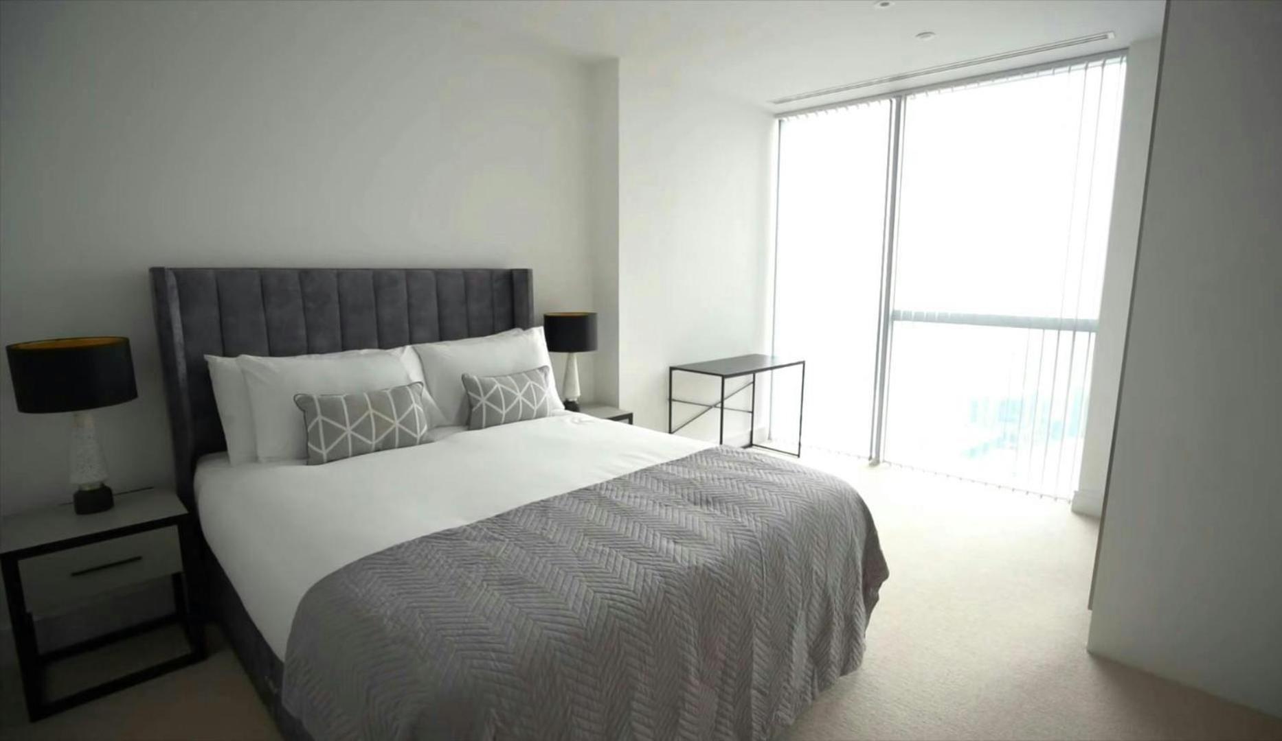 Canary Wharf - Luxury With Skyline View Apartment