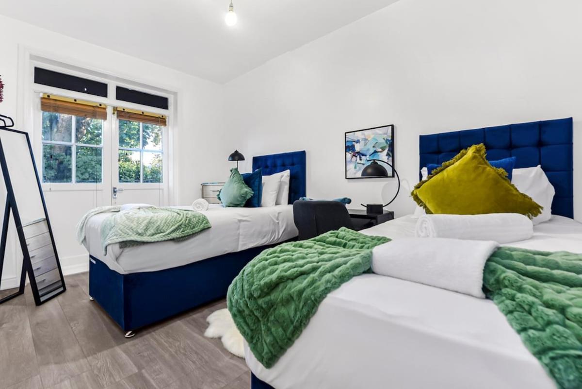 Charming 3br Flat With Ensuite Master And Balcony Lejlighed