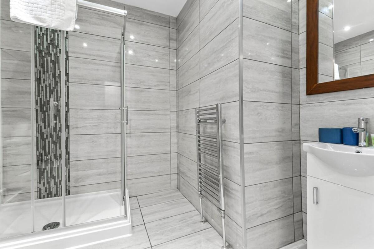 Charming 3br Flat With Ensuite Master And Balcony Lejlighed London