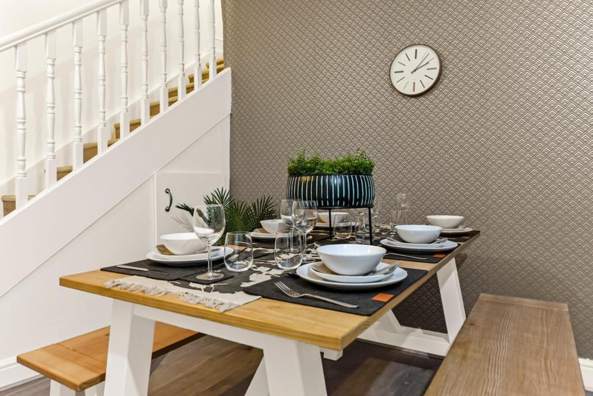 Lejlighed Charming 3br Flat With Ensuite Master And Balcony *