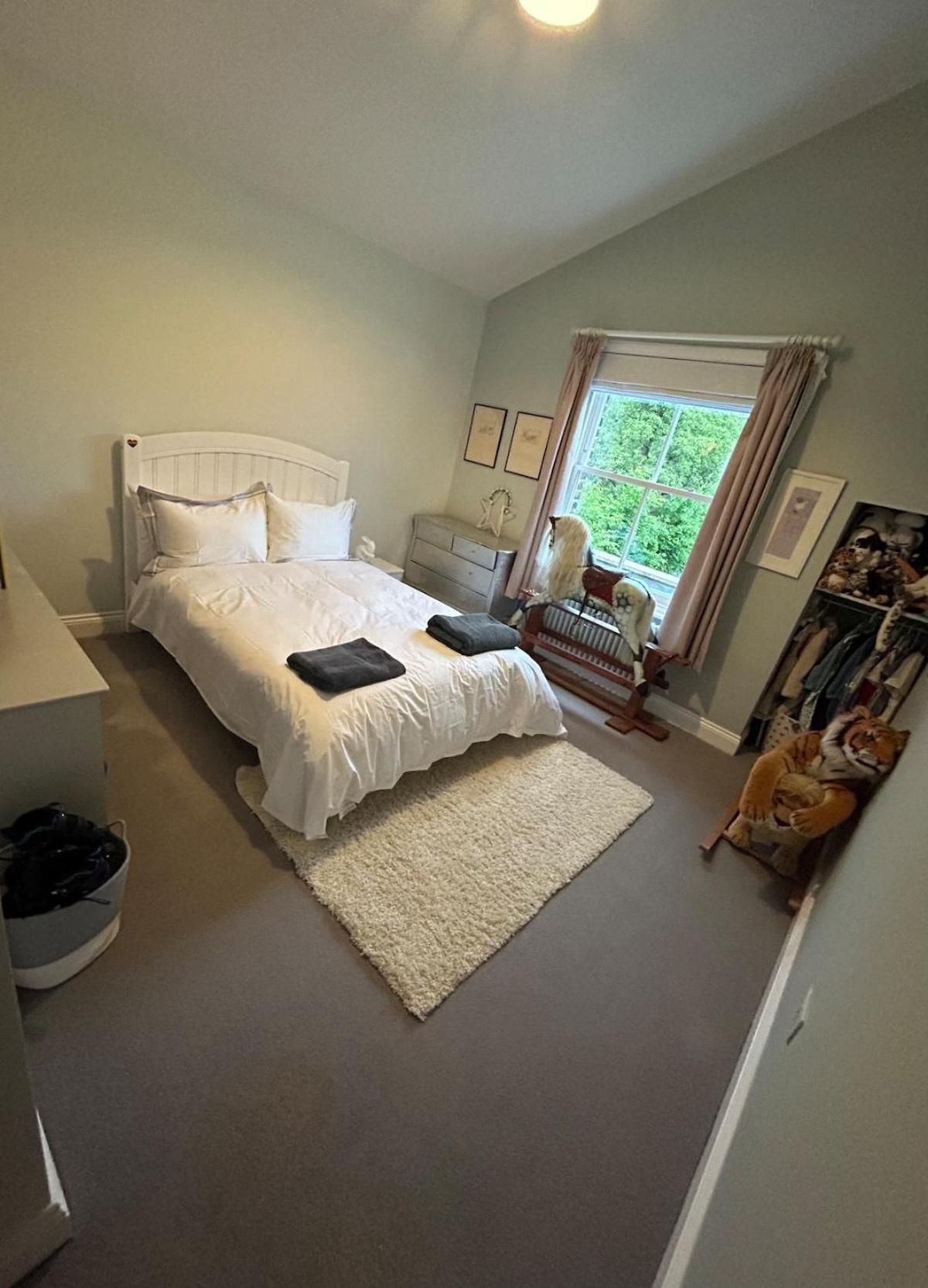 Stunning 5-bedroom House In The Heart Of Semesterbostad