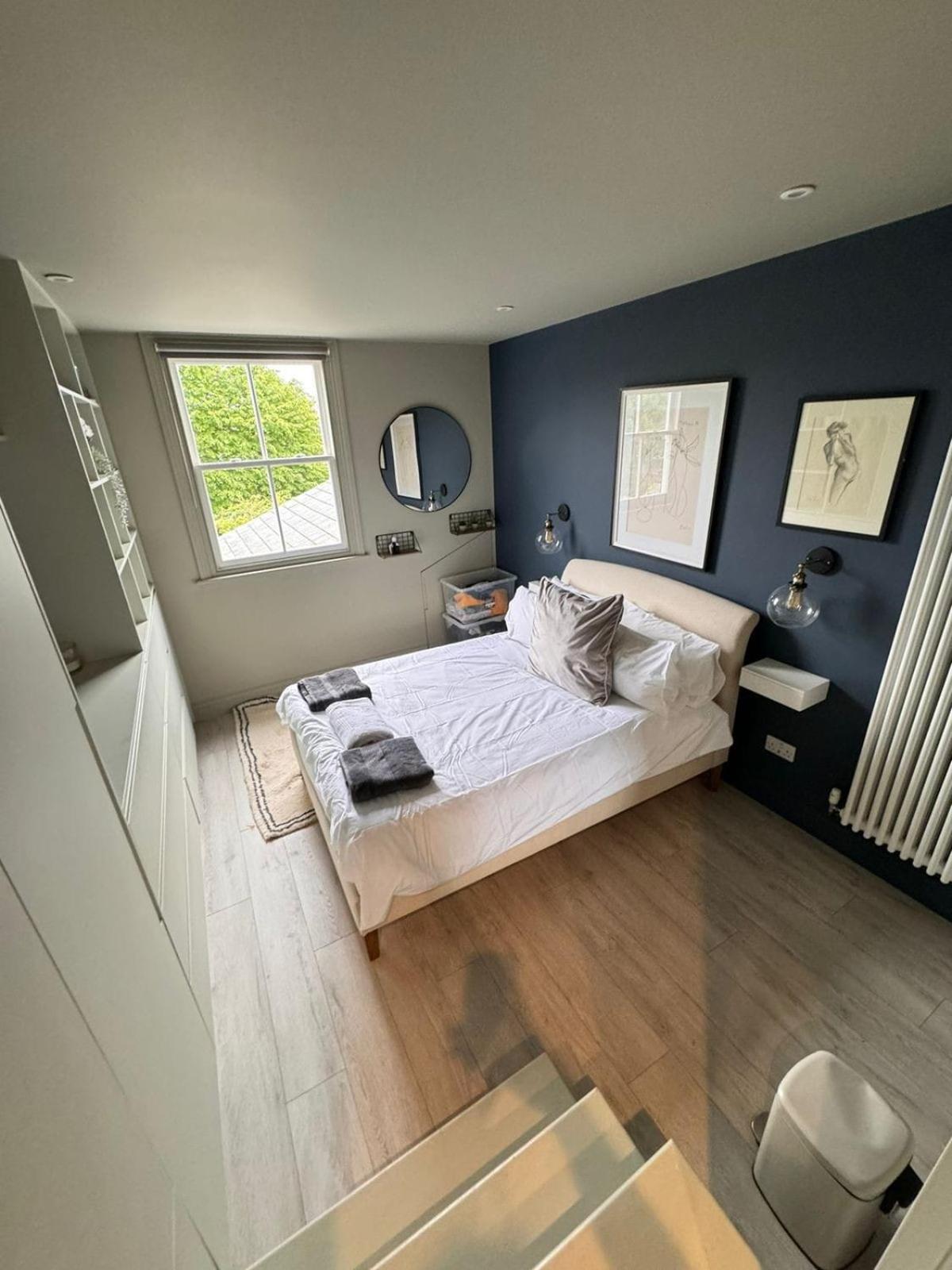 Semesterbostad Stunning 5-bedroom House In The Heart Of