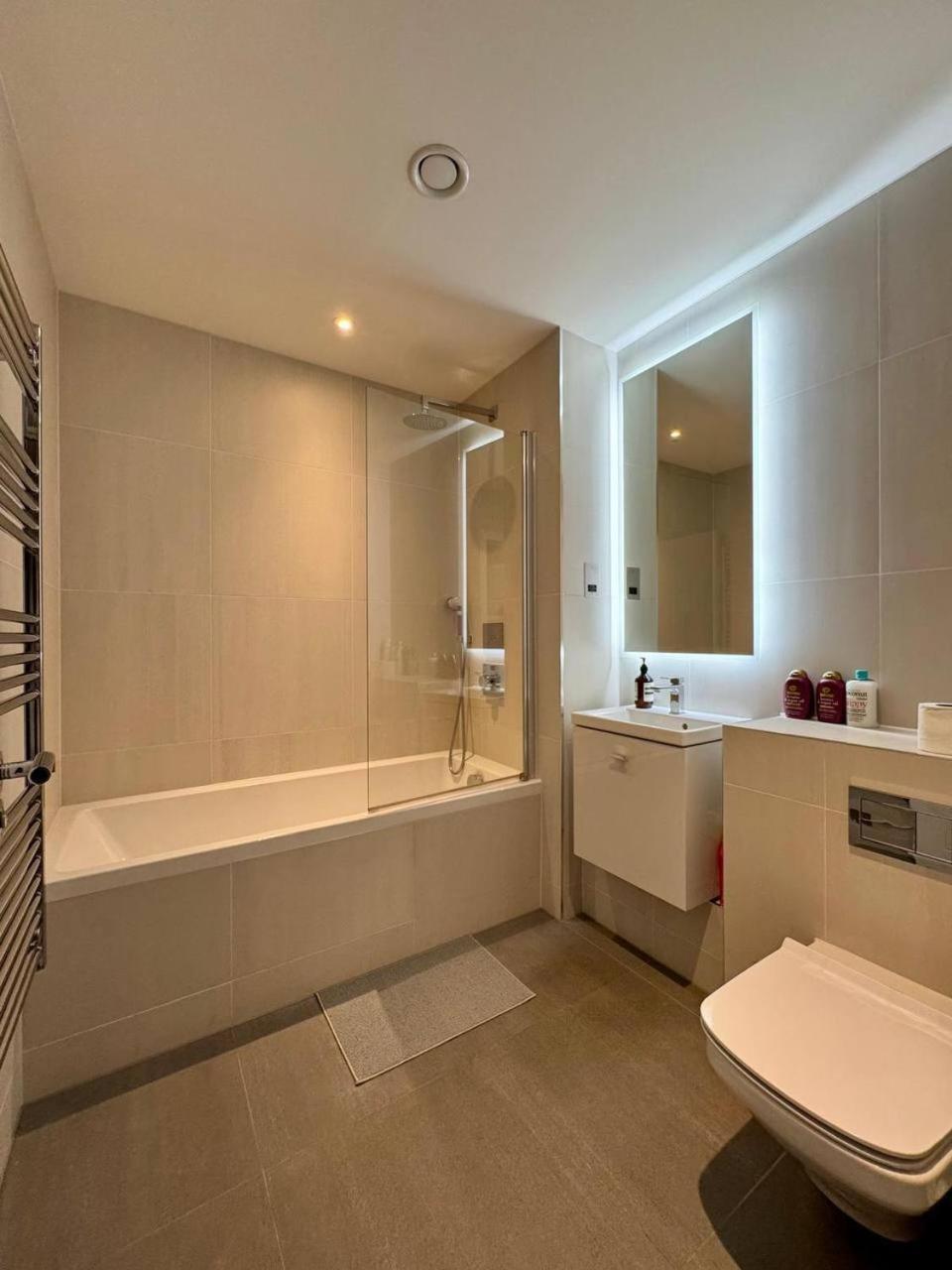 Leilighet Modern 2 Bedroom Near Eye