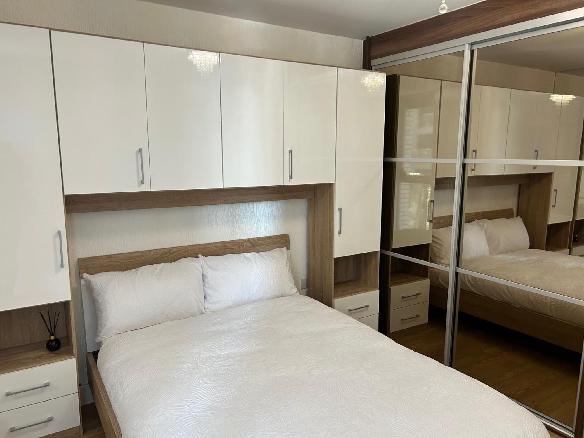 Lägenhet 1-Bed Apt Sleeps 4 Central To Shops & Transport London