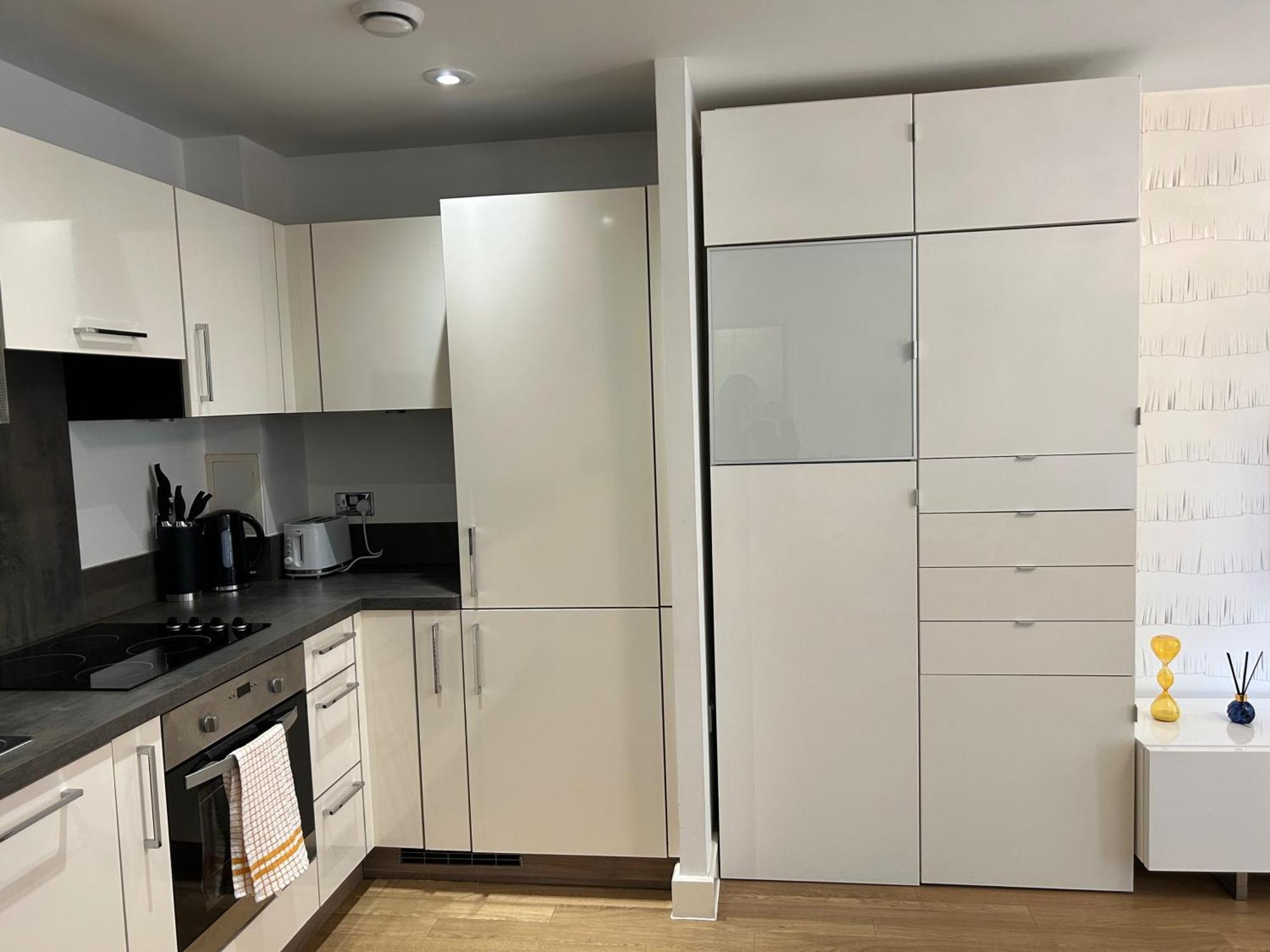 Lägenhet 1-Bed Apt Sleeps 4 Central To Shops & Transport London