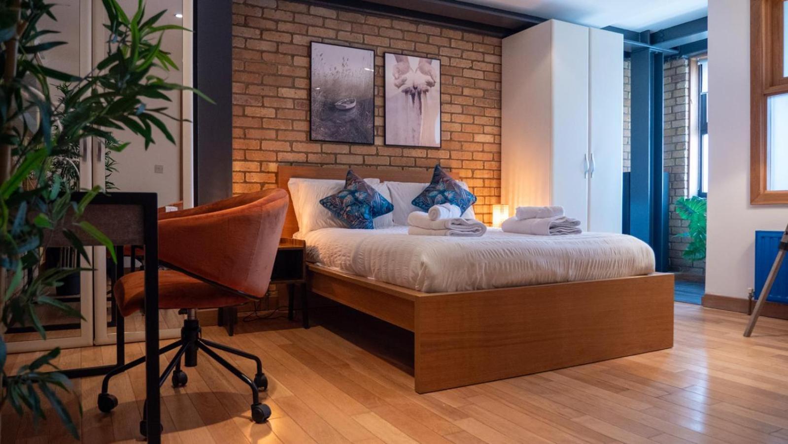Spacious, Industrial, Zone 1, 2 Bed London