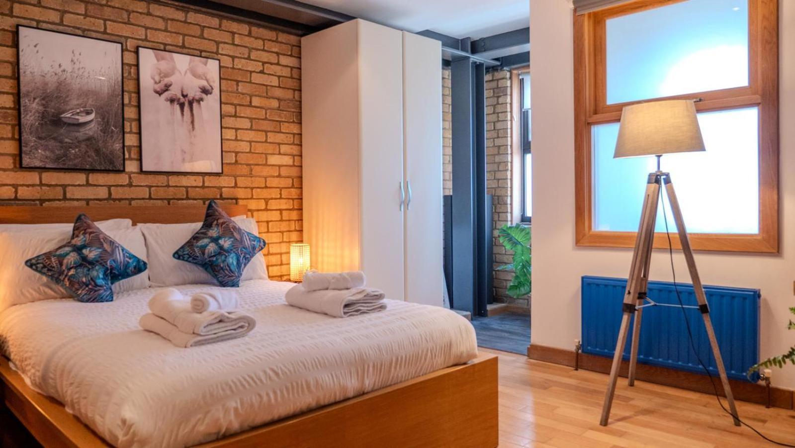 Spacious, Industrial, Zone 1, 2 Bed