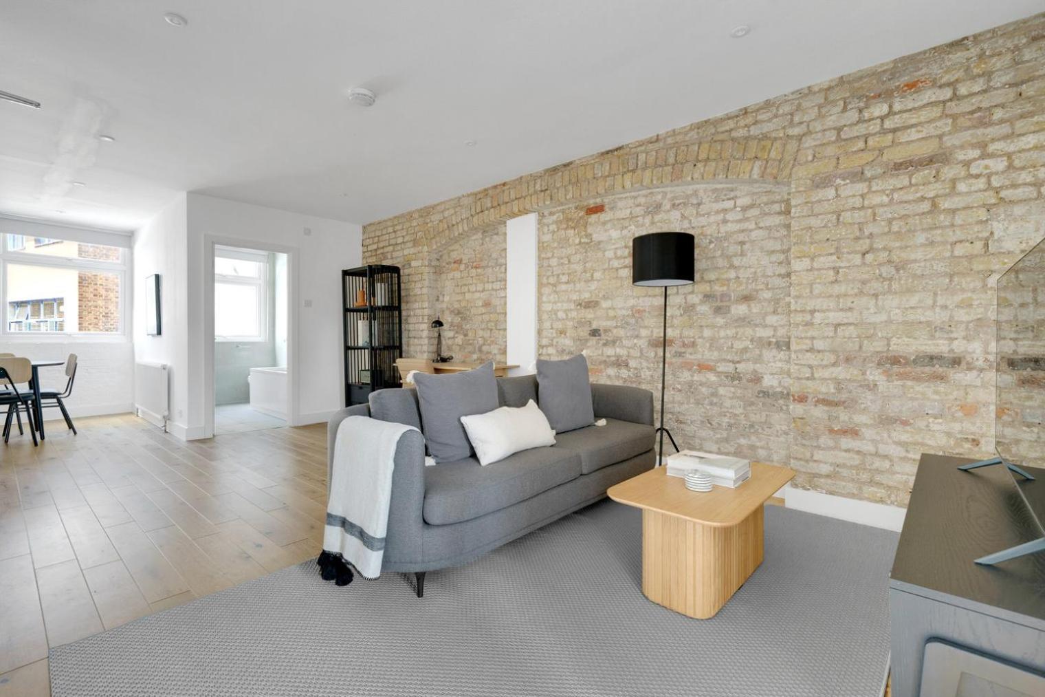 Blueground Farringdon Open Plan Opposite Train Lon-147 * London