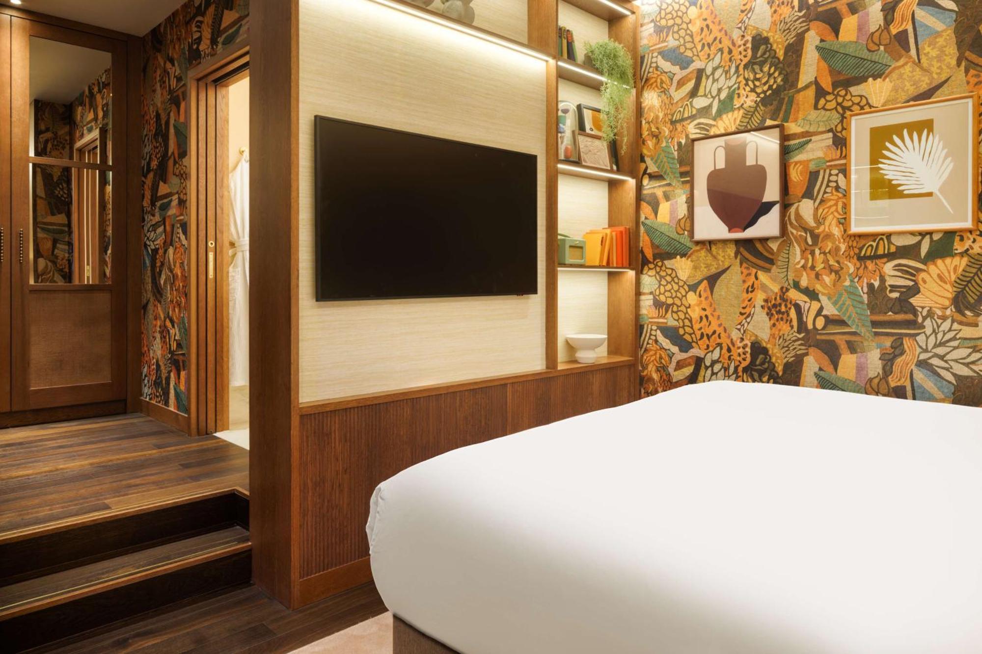 The Trafalgar St. James, Curio Collection By Hilton 5* Londen