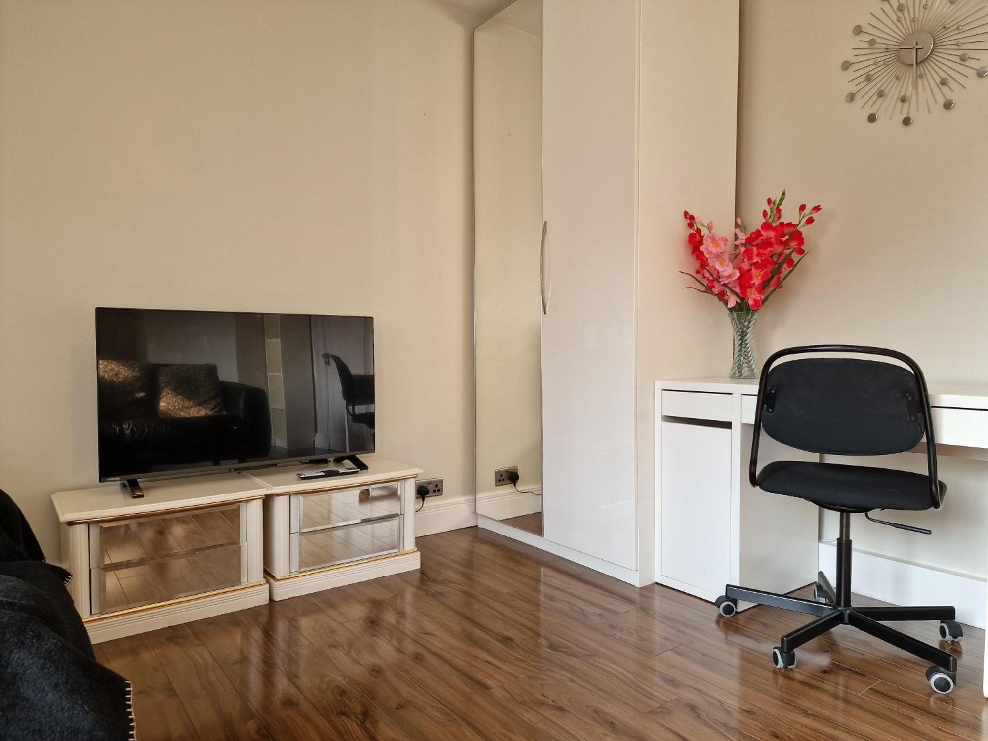 2 Bed Close To * Londen