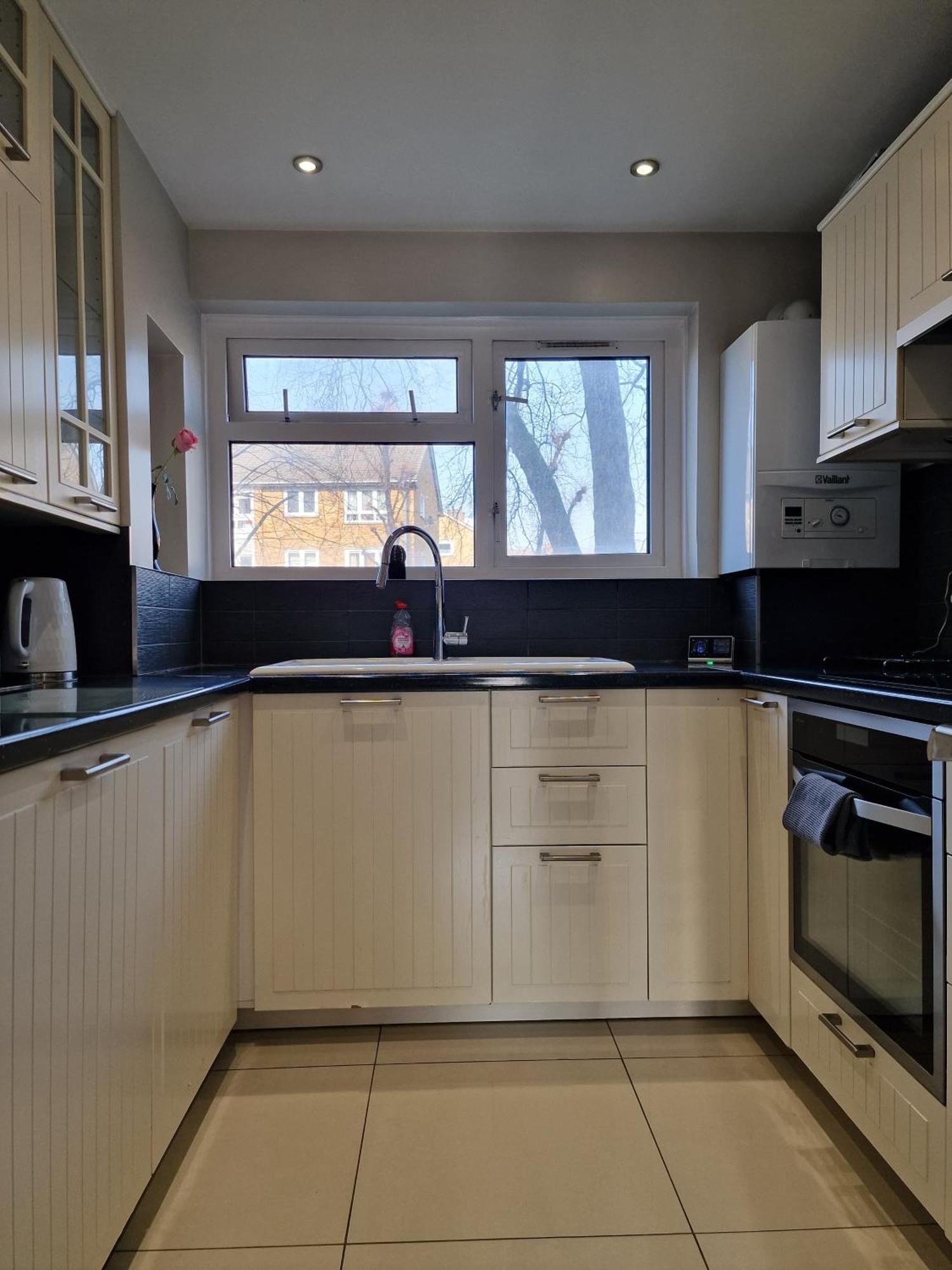 2 Bed Close To Londen
