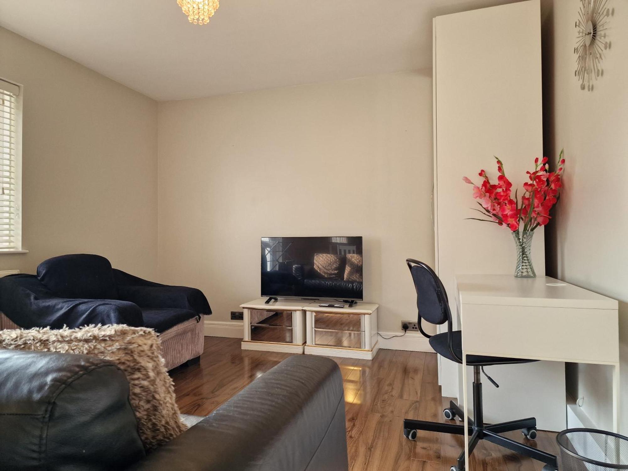 2 Bed Close To * Londen