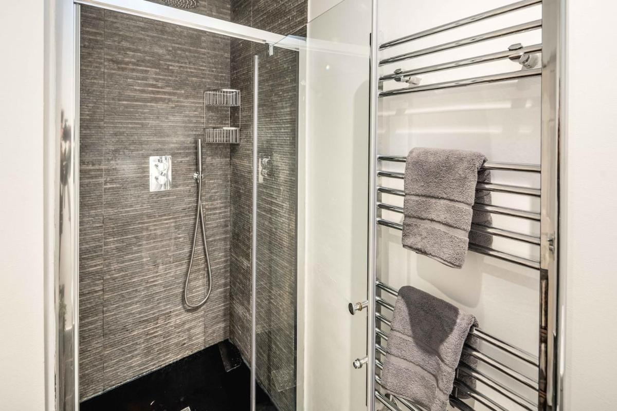 -air Con- 3bd Mews House - Kensington Palace!