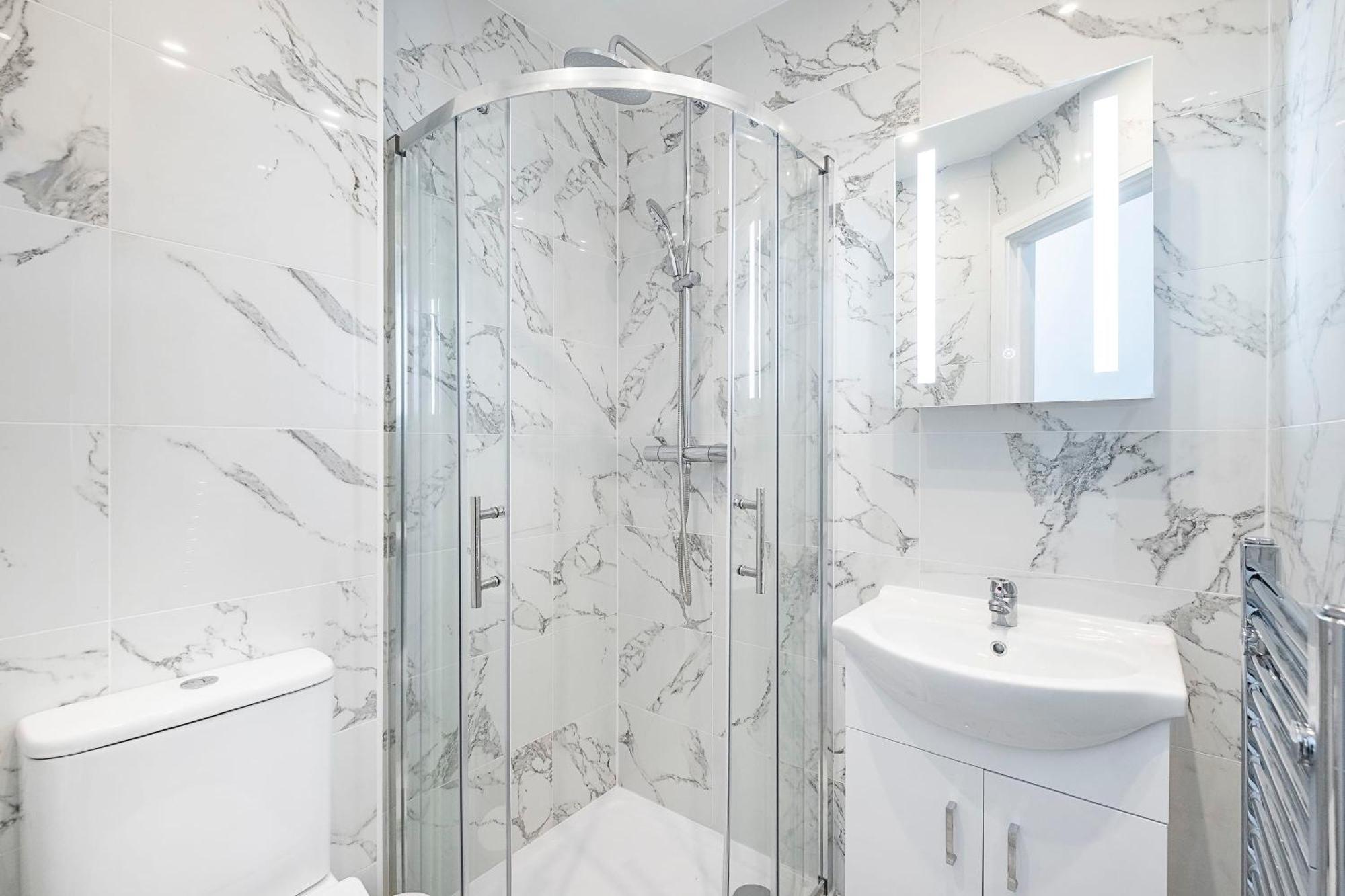 Apartment Victorian Beauty With Private Toilet And Shower Near Tube Station London