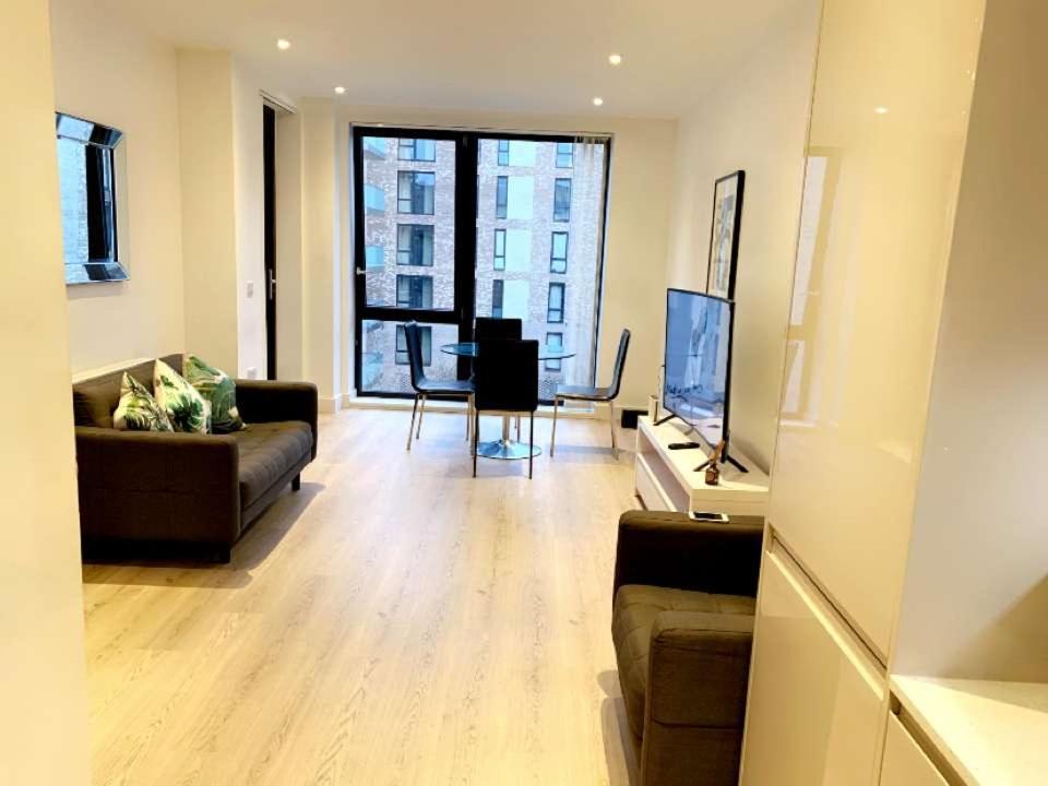 Stylish Flat Close To Excel Centre Appartement Londen