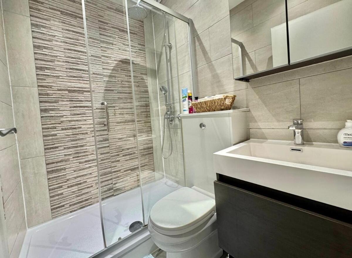 Elite Flat With Parking Apartment *