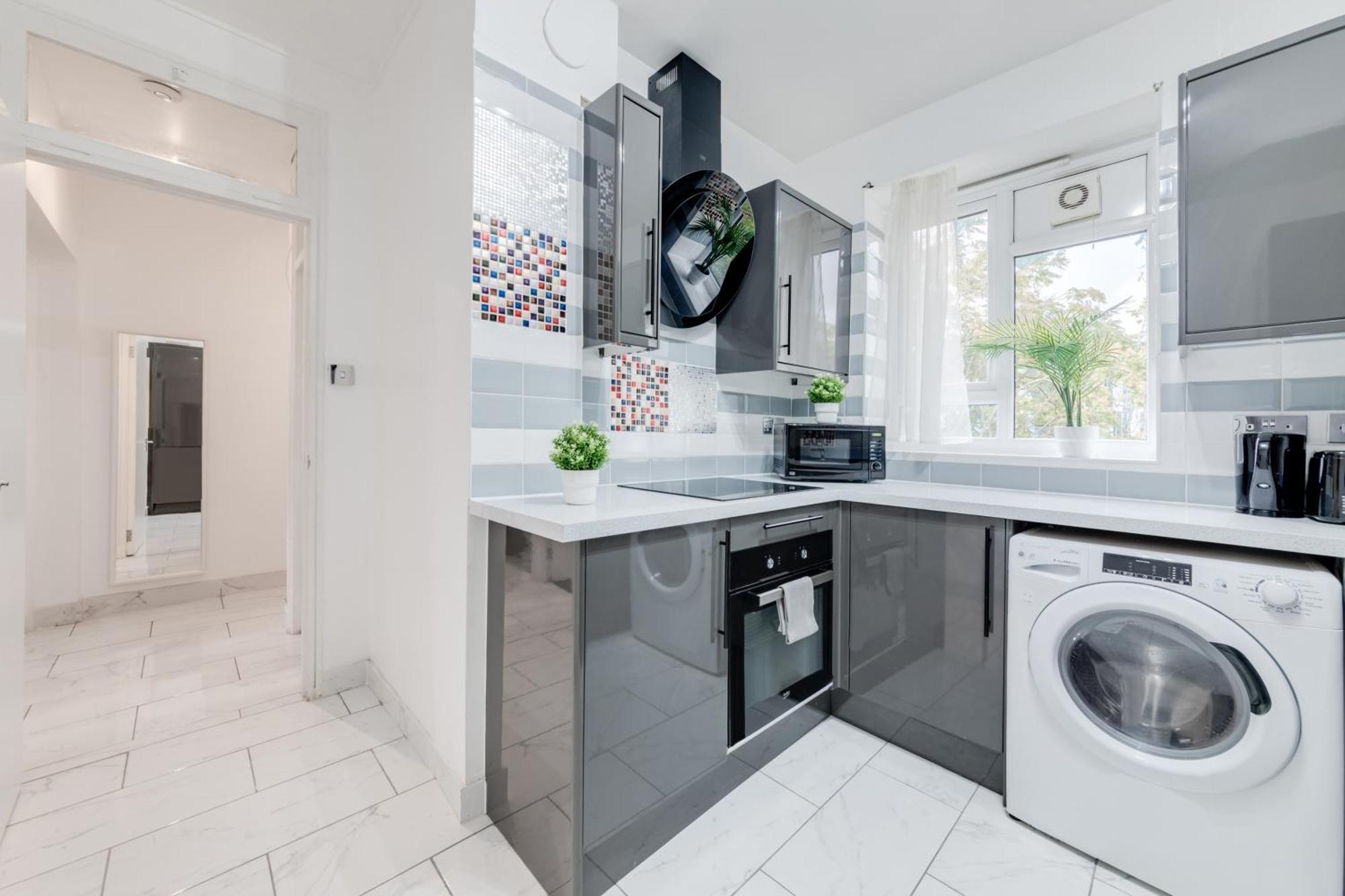 Apartment Close To The Us Embassy, 9 Elms - Spacious 1 Bed London