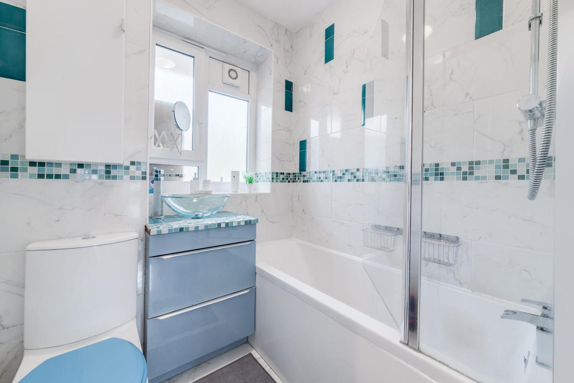Close To The Us Embassy, 9 Elms - Spacious 1 Bed Apartment