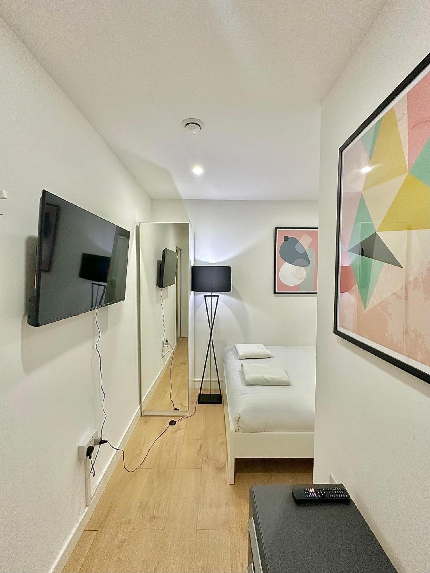 Next To King Cross D Apartment London