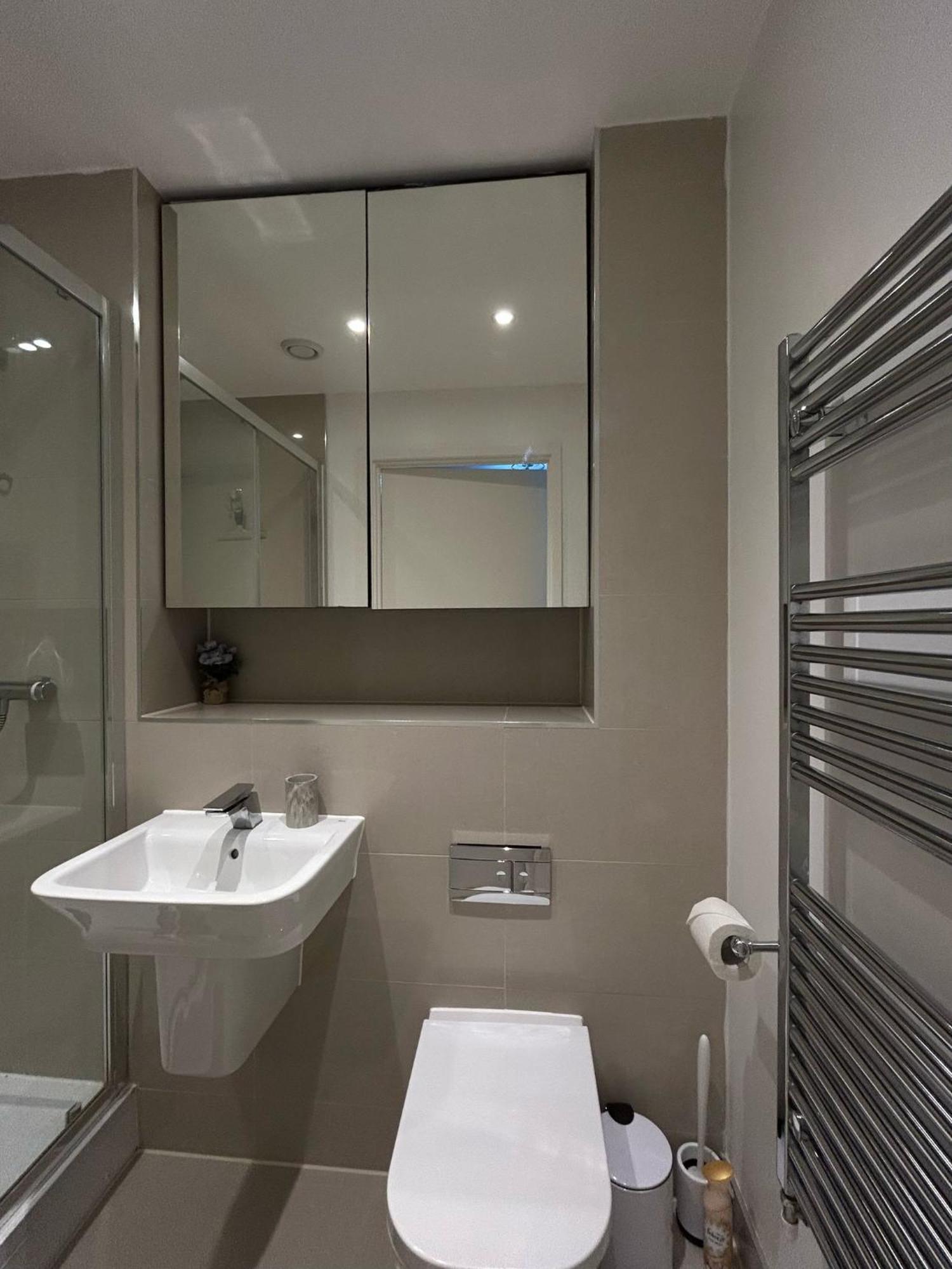 Lägenhet Modern 2-bedroom Flat Near Wembley - 9 Minutes From Park Royal Station London