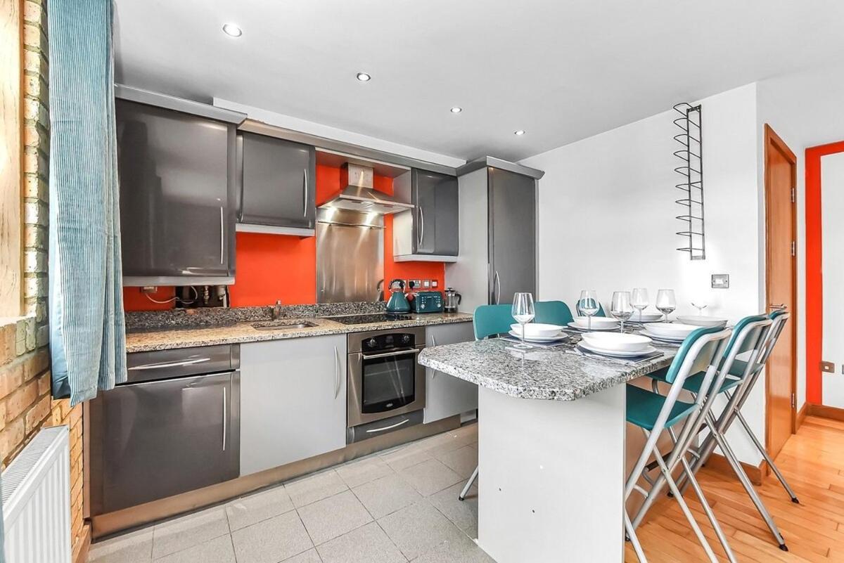 Modern And Industrial 2 Bed - Close To London Bridge, Sleeps 6 Appartement