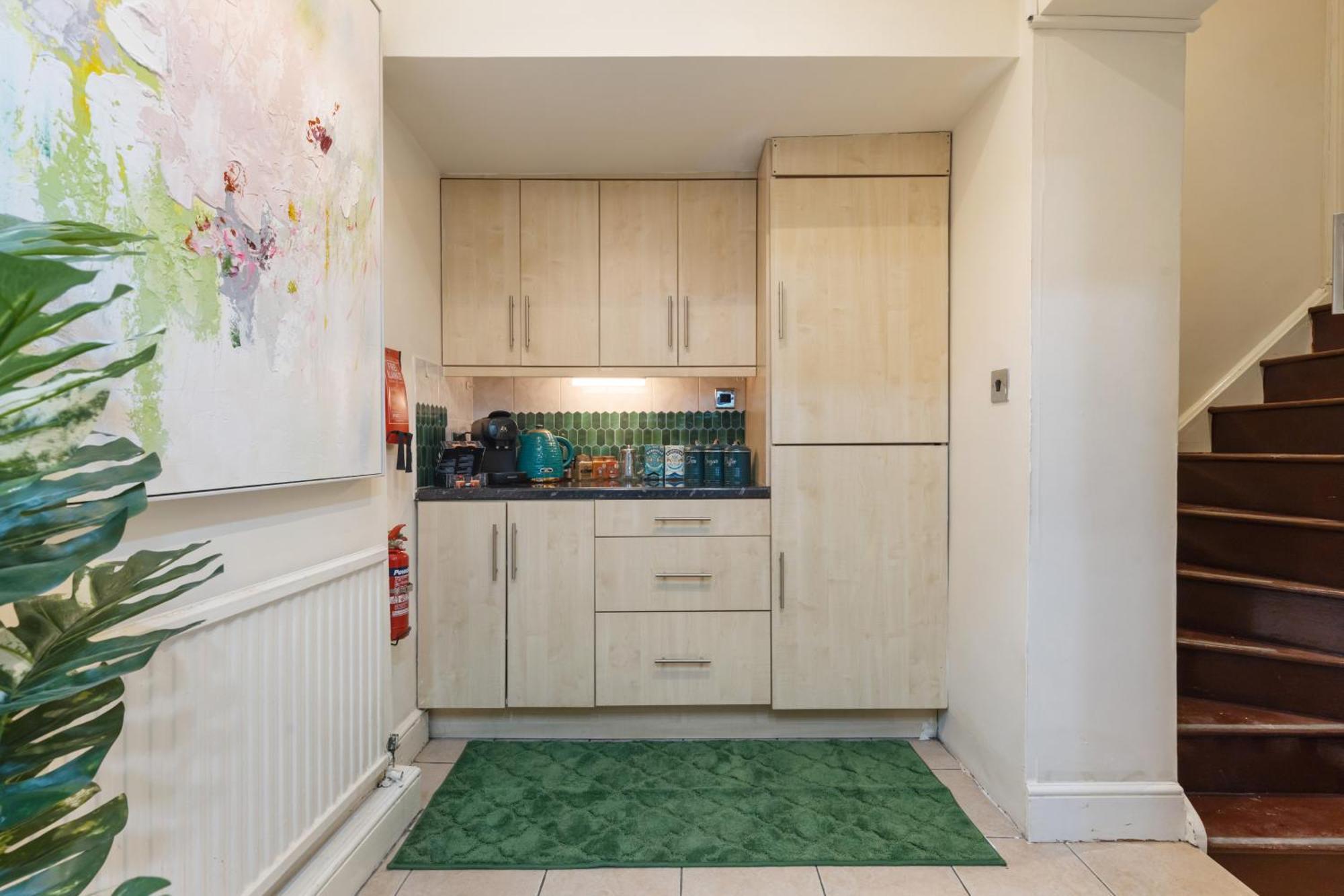 Apartment 4 Bedroom House In Kensington London