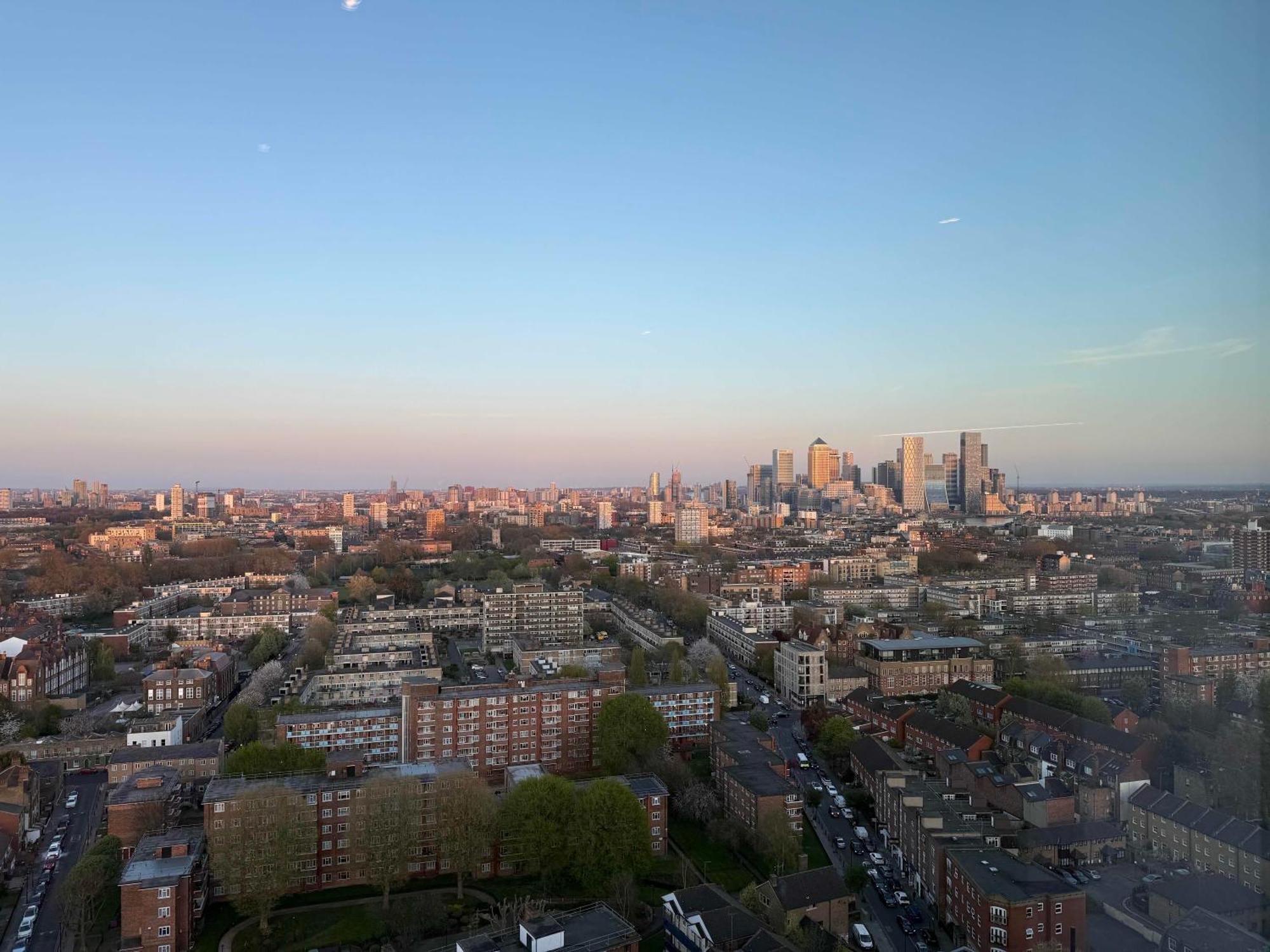 Luxury Skyline 1br Lägenhet *