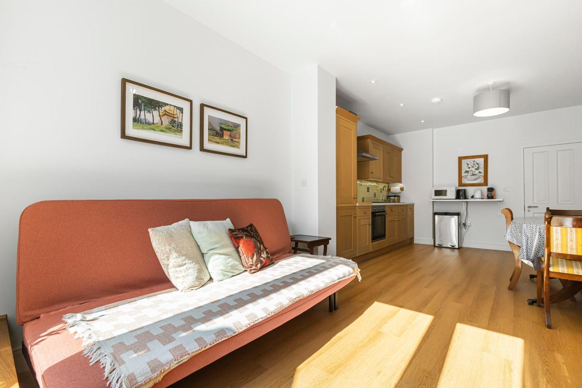 Large, Quiet Flat In Islington Apartment