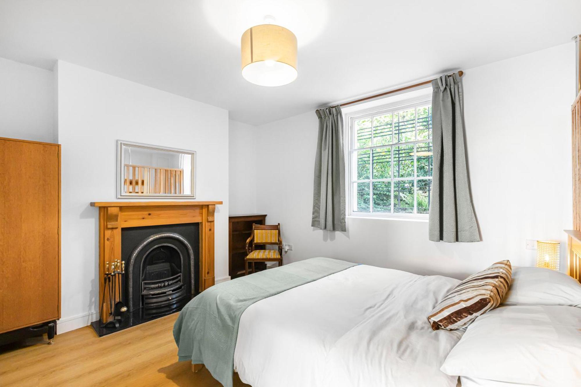 Apartment Large, Quiet Flat In Islington *