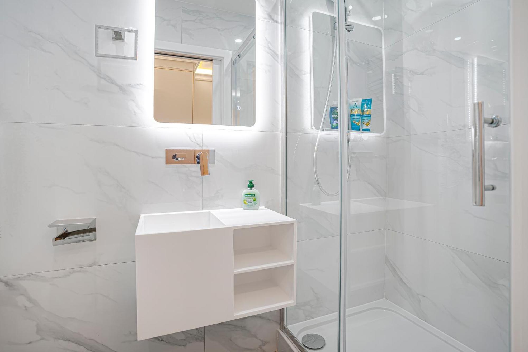 Modern Nw2 Self Check-in Pet Friendly Leilighet