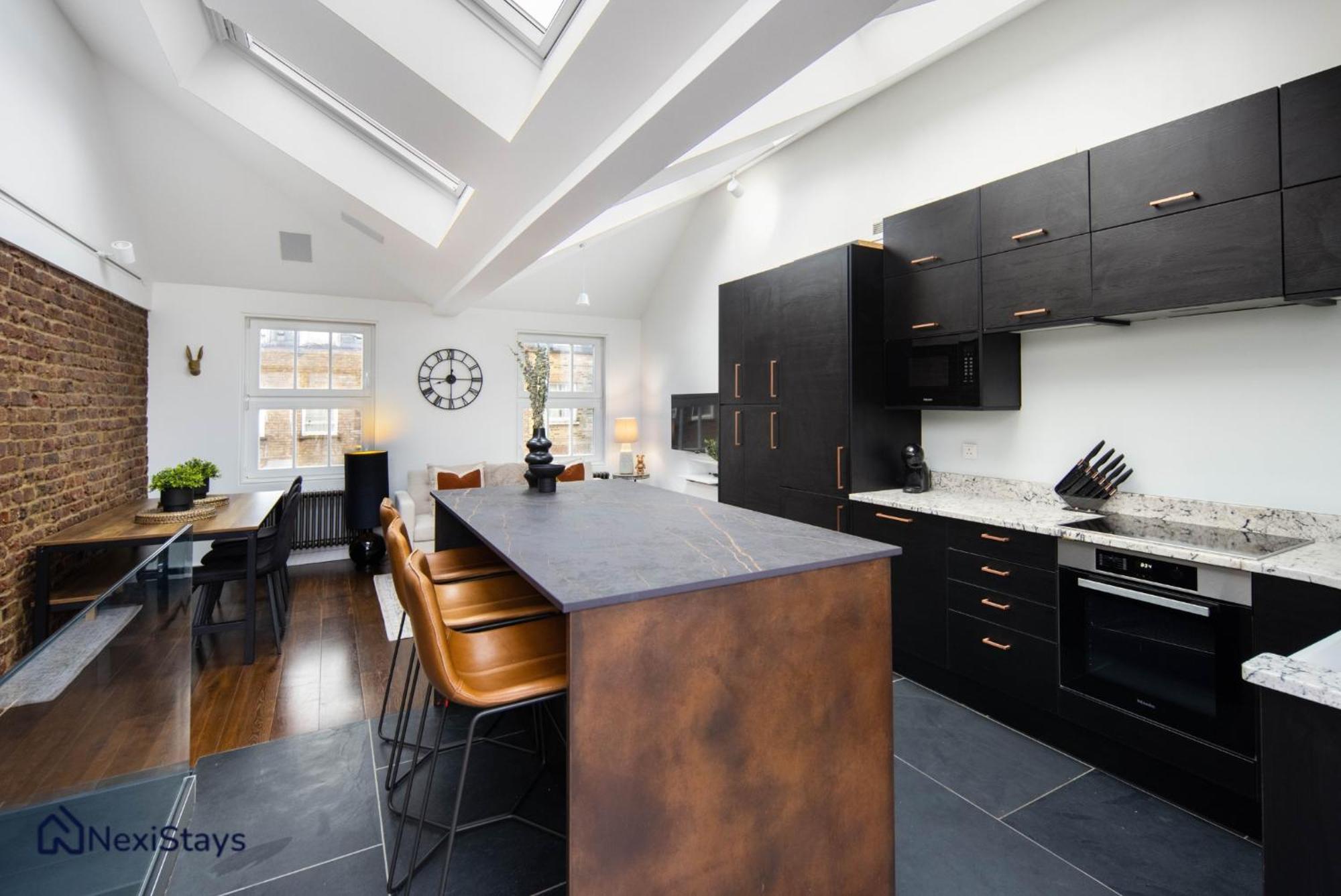 1 Min Walk To Euston Station, Modern Townhouse Lejlighed London